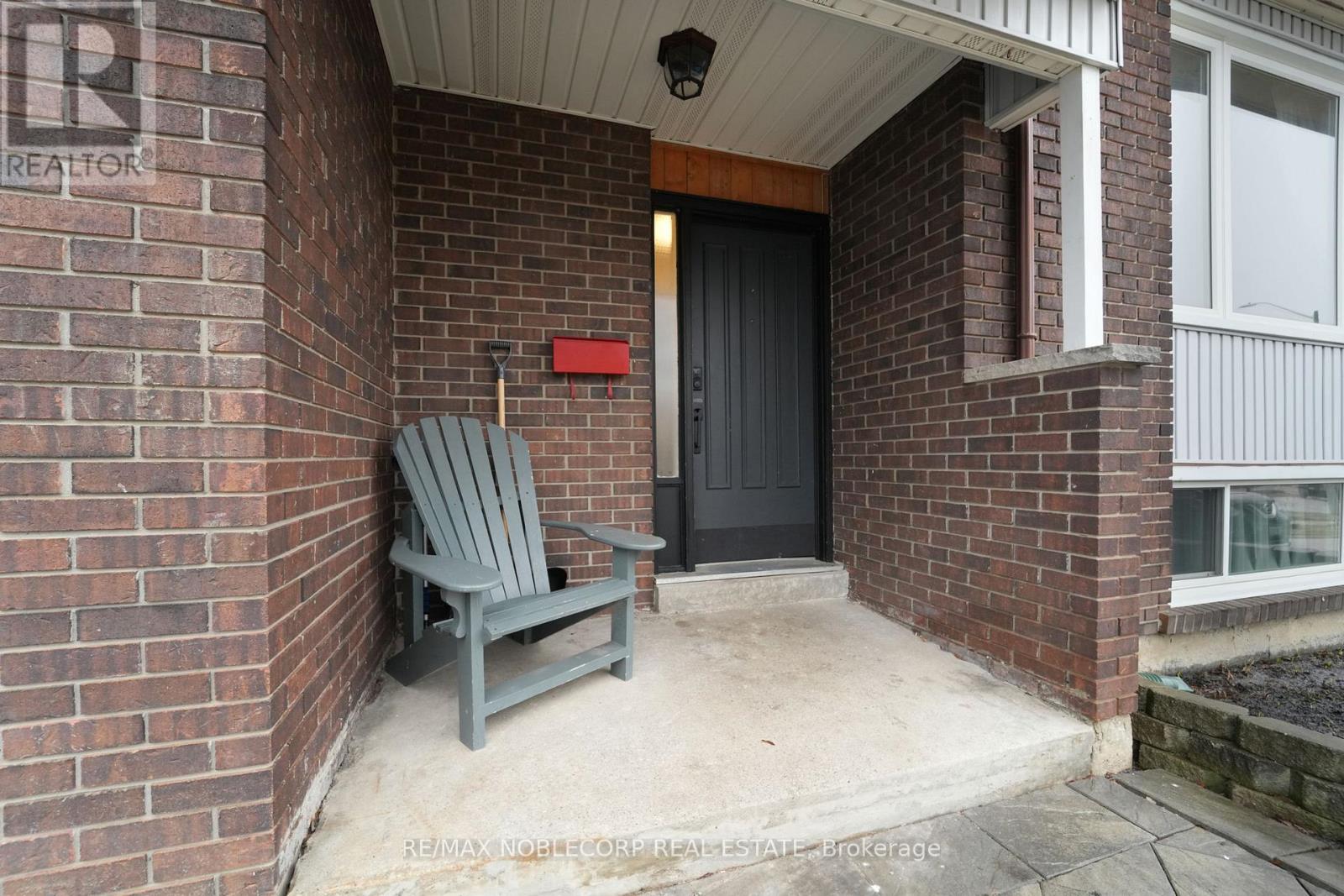 115 ELGIN DRIVE - 3