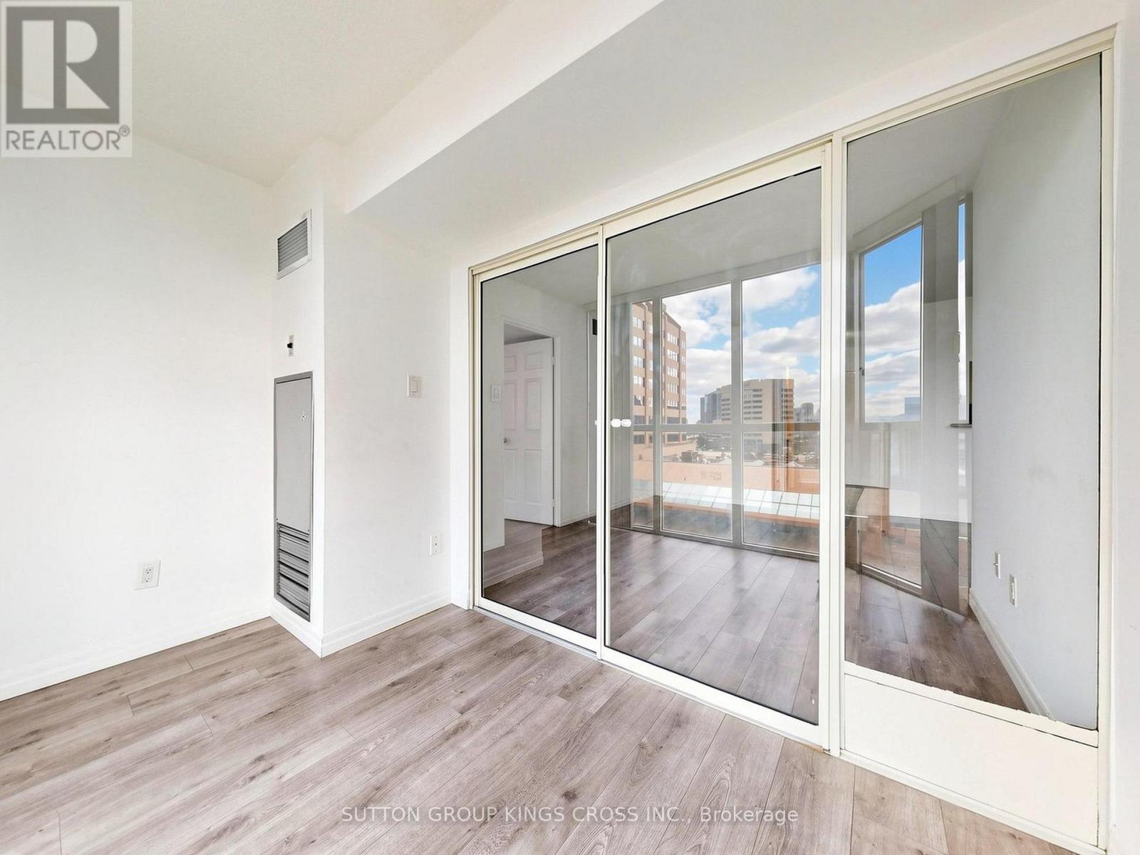 #706 265 ENFIELD PLACE - 12