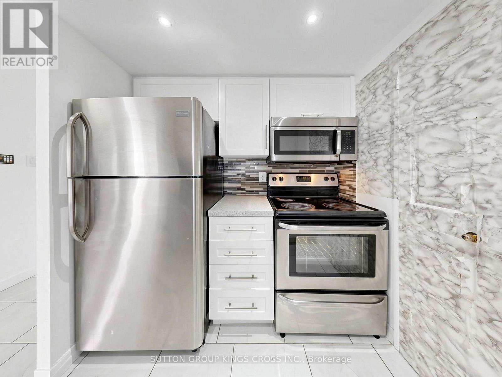 #706 265 ENFIELD PLACE - 18