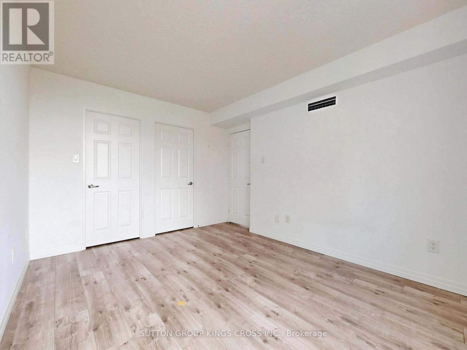 #706 265 ENFIELD PLACE - 23