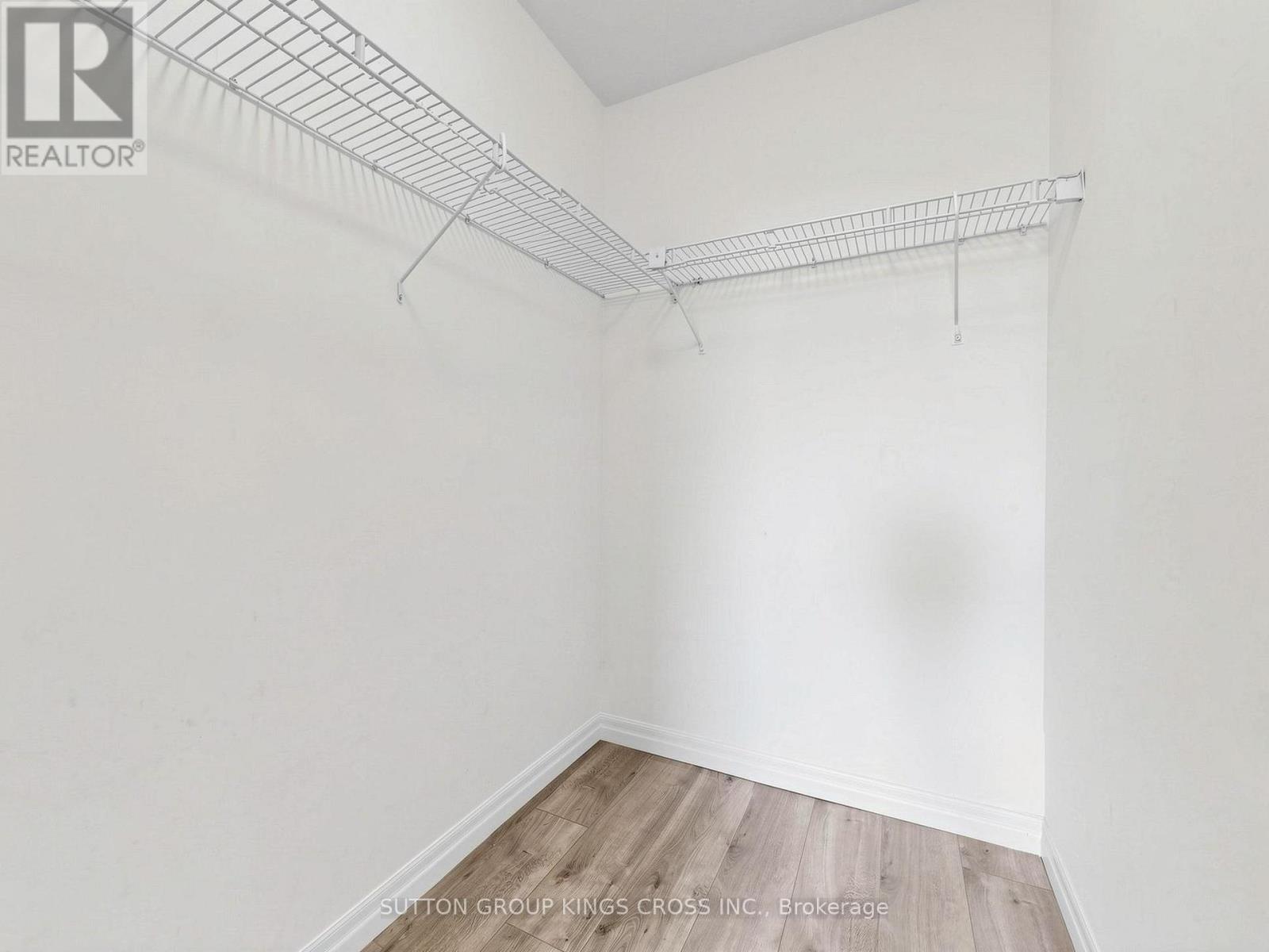 #706 265 ENFIELD PLACE - 25