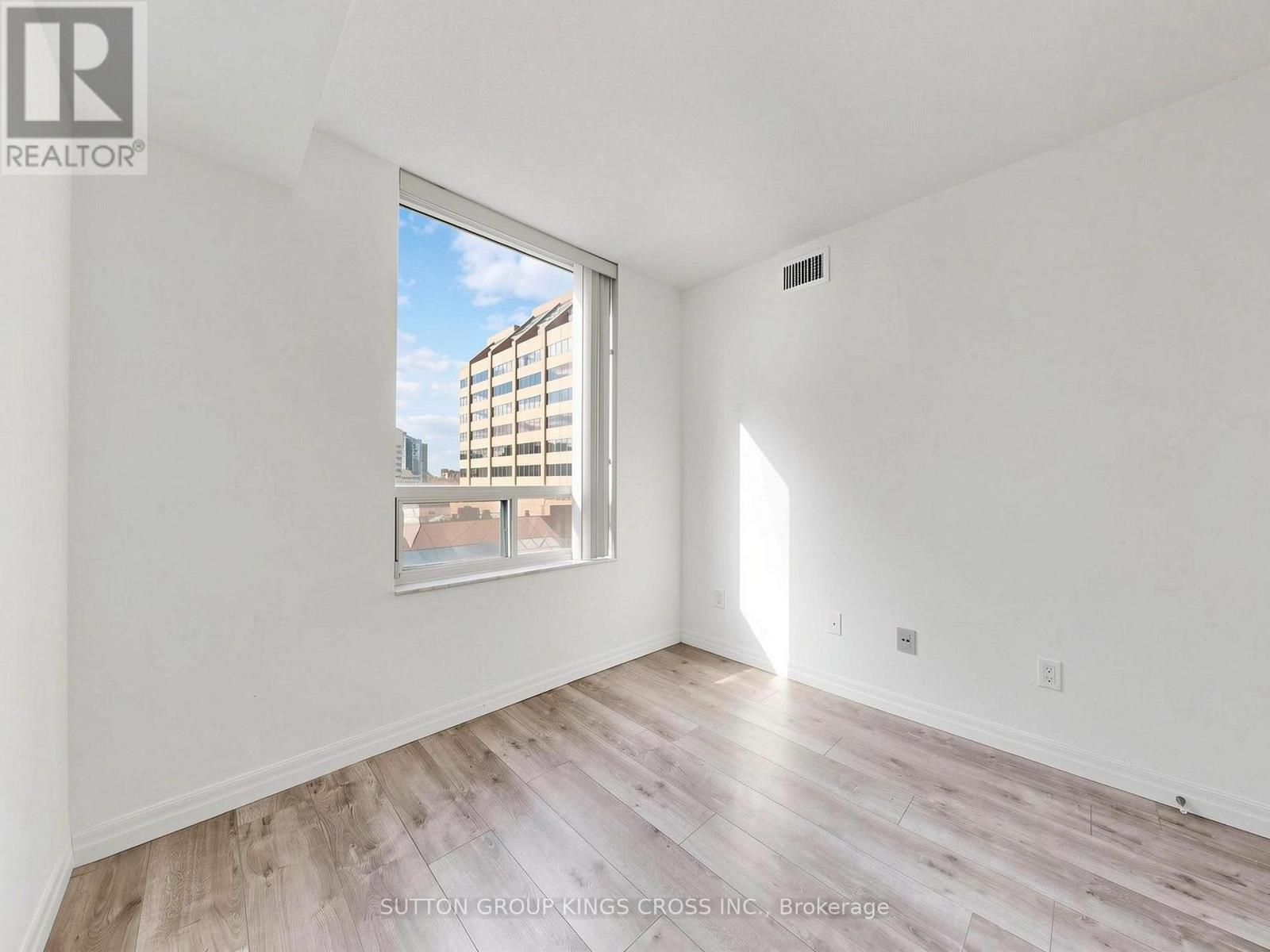 #706 265 ENFIELD PLACE - 31