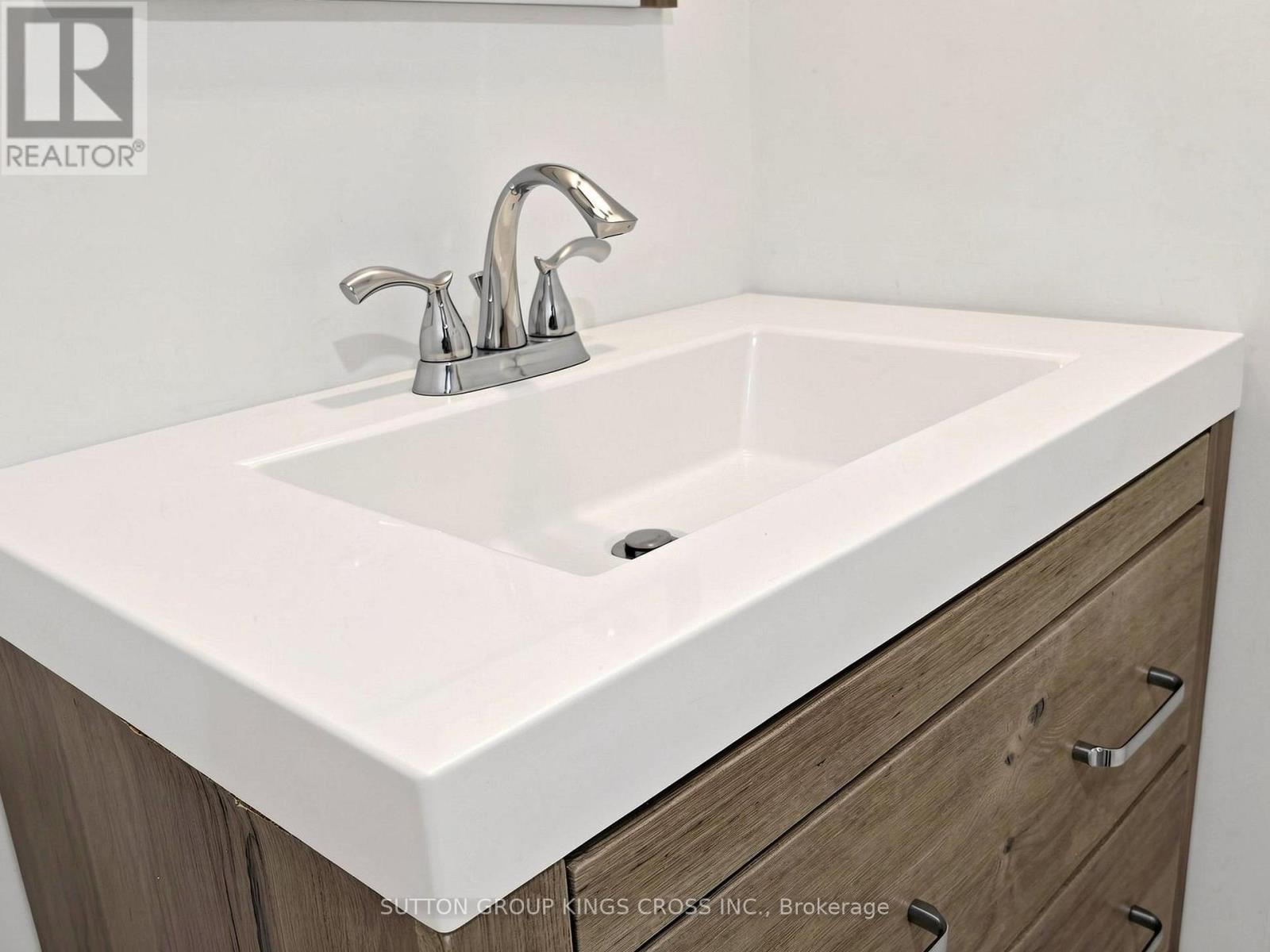 #706 265 ENFIELD PLACE - 35
