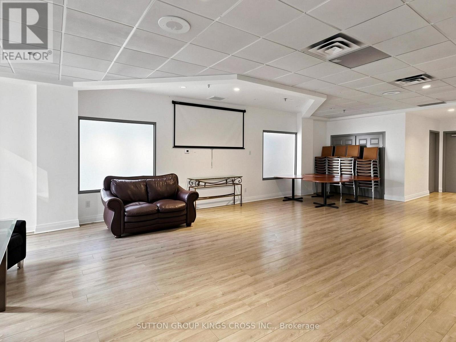 #706 265 ENFIELD PLACE - 45