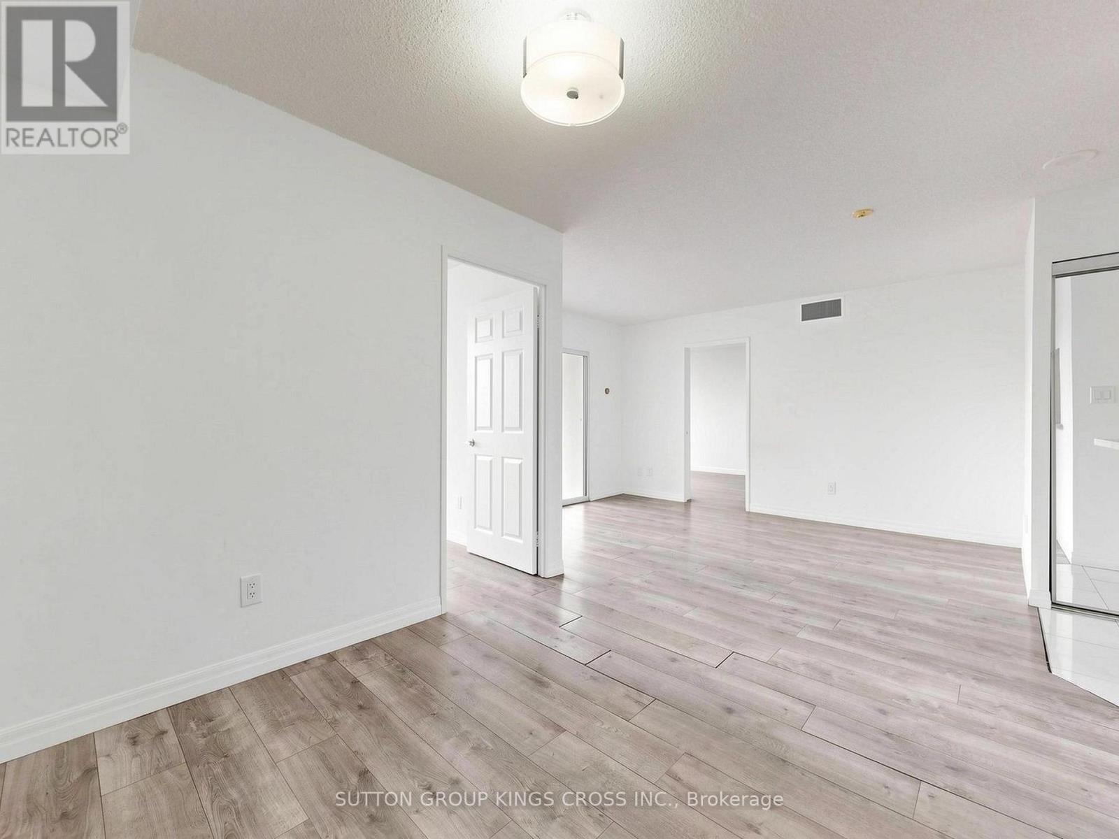 #706 265 ENFIELD PLACE - 7