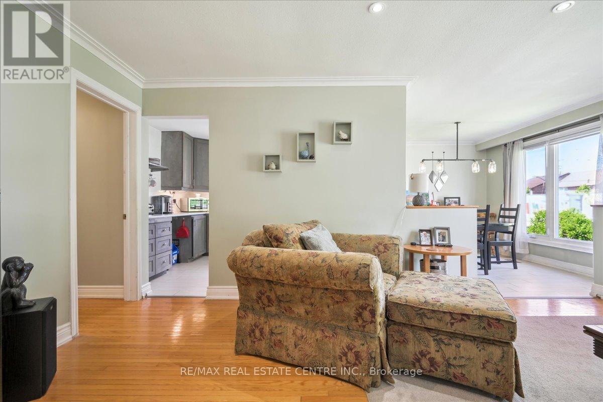 74 MOUNTAINVIEW ROAD S - 10
