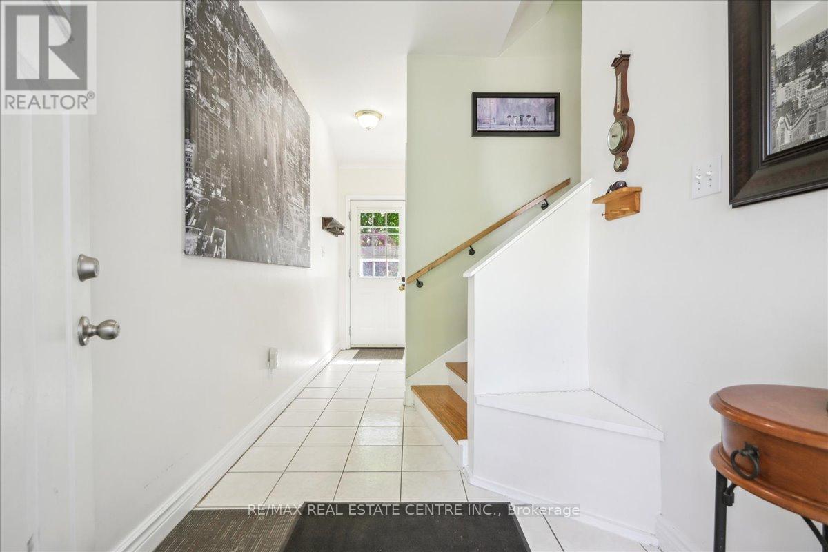 74 MOUNTAINVIEW ROAD S - 7