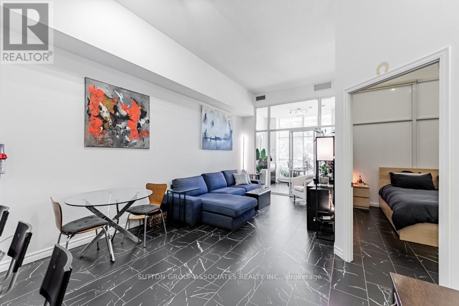 #110 628 FLEET STREET - 7