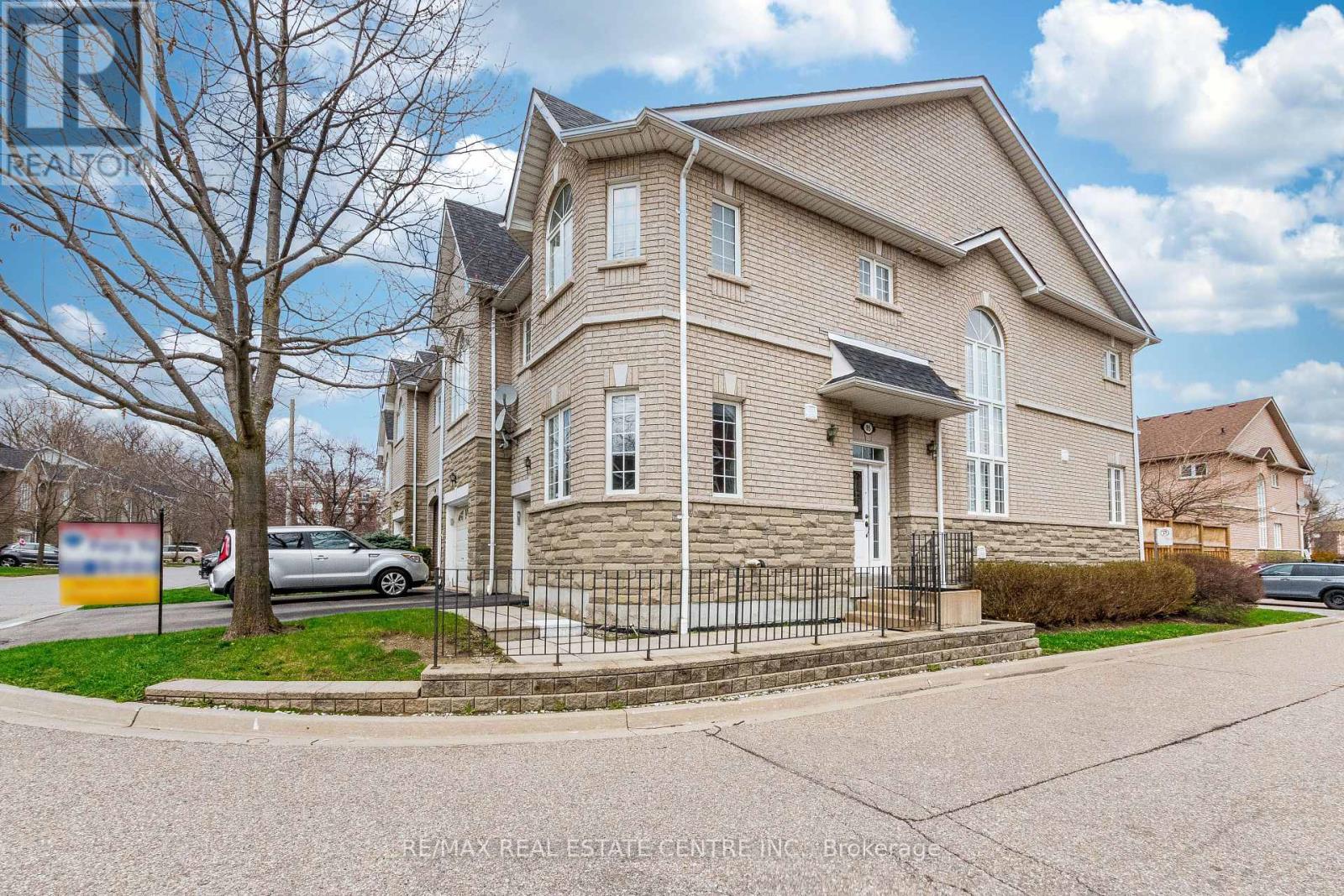 85 - 470 FAITH DRIVE — photo 2