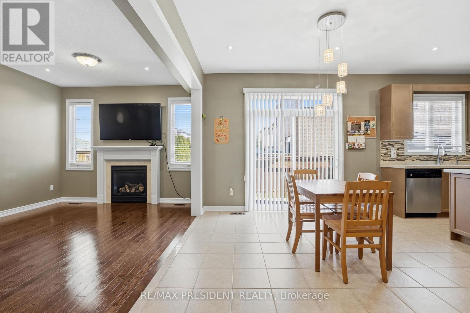 17 MCCARTNEY STREET - 11