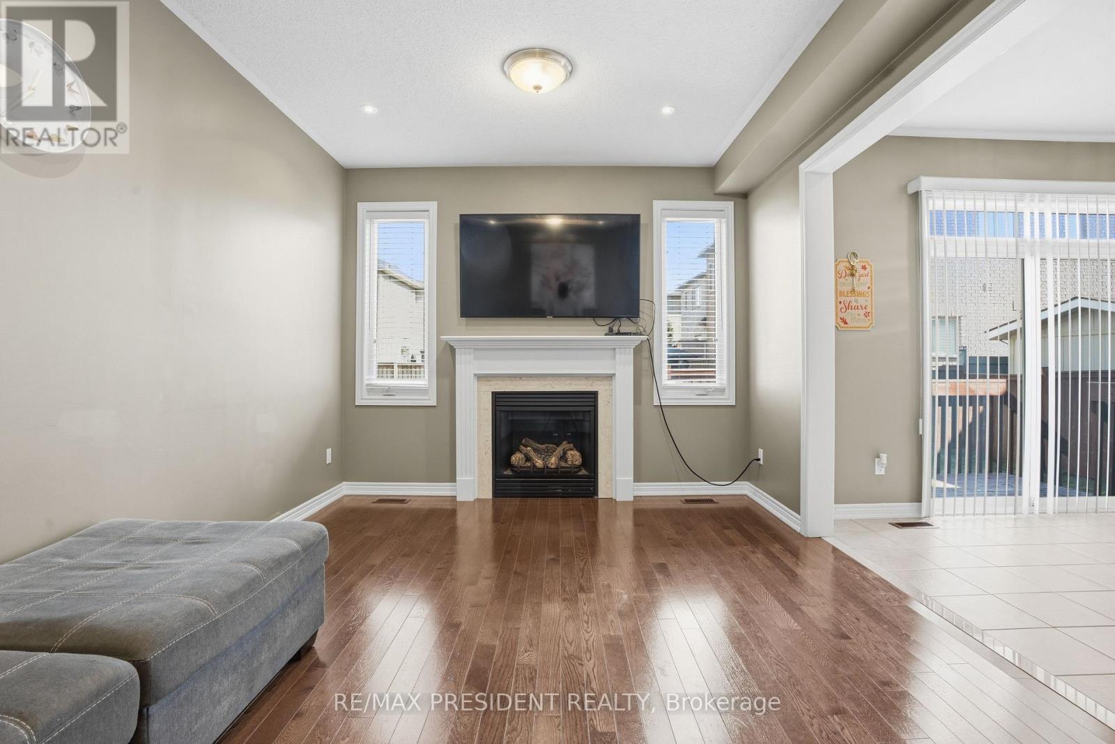 17 MCCARTNEY STREET - 13