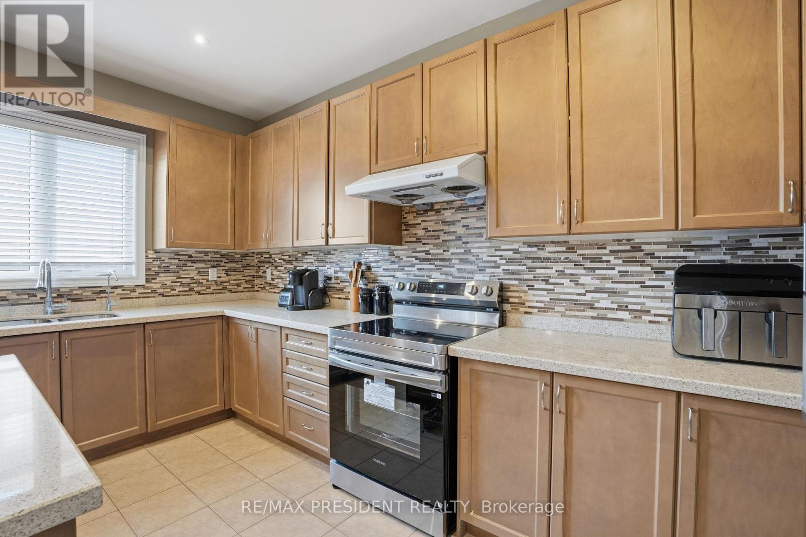 17 MCCARTNEY STREET - 17