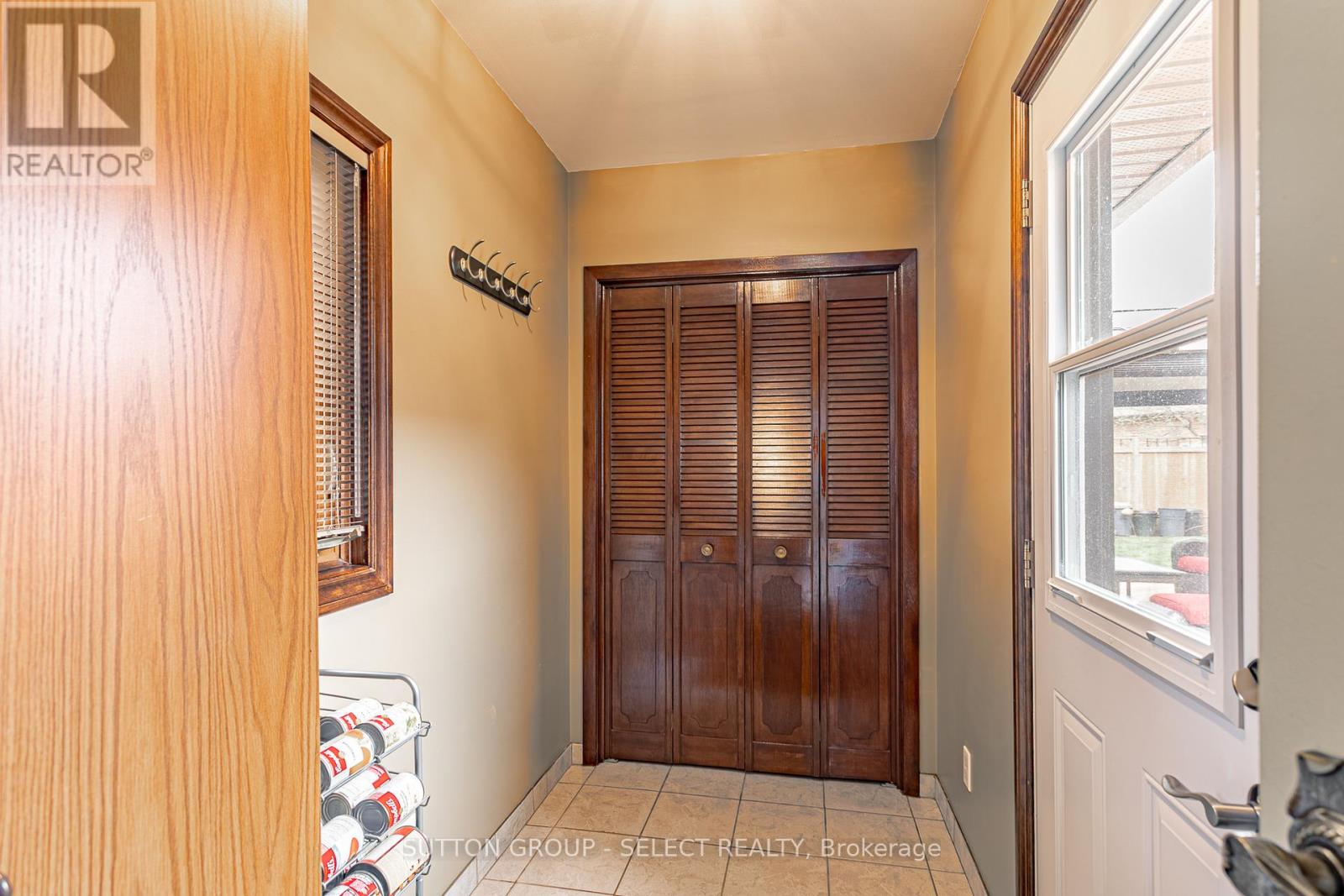 1054 CHIPPEWA DRIVE Property Photo