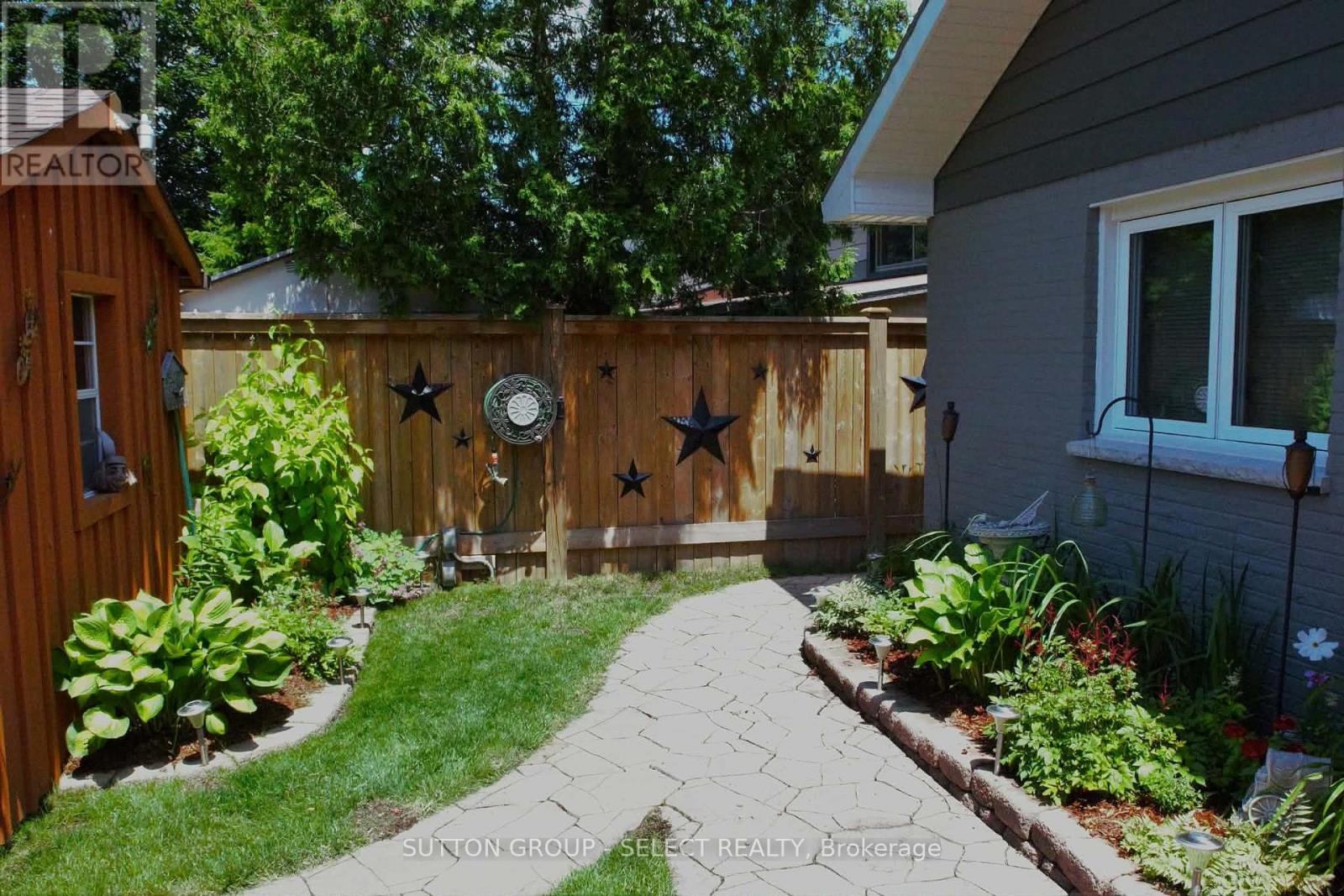 1054 CHIPPEWA DRIVE Property Photo