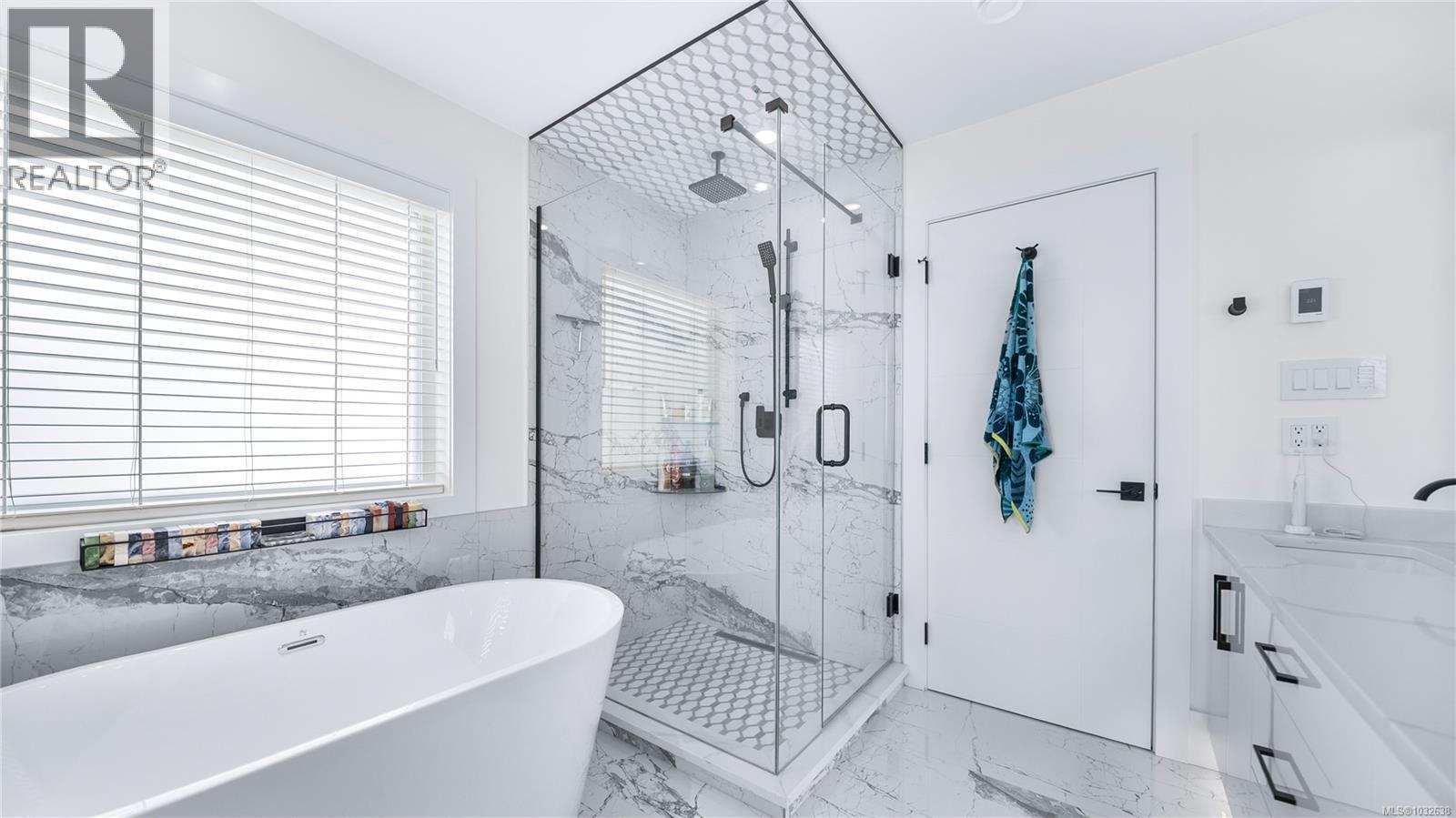  927 Beckwith Avenue, Saanich