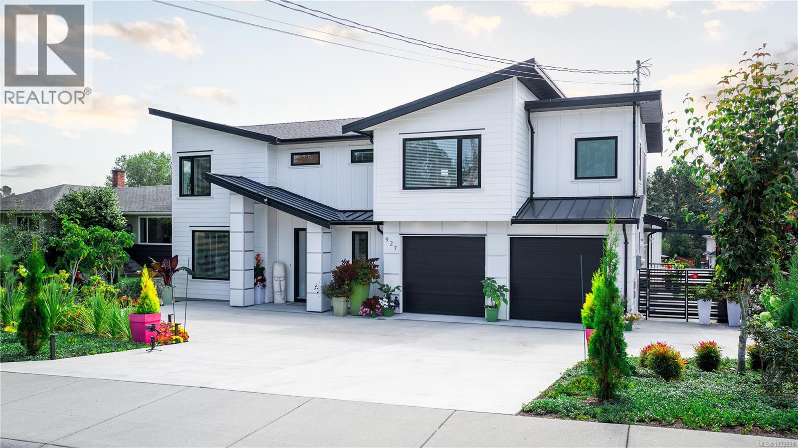  927 Beckwith Avenue, Saanich