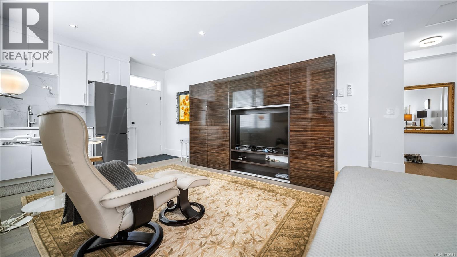  927 Beckwith Avenue, Saanich