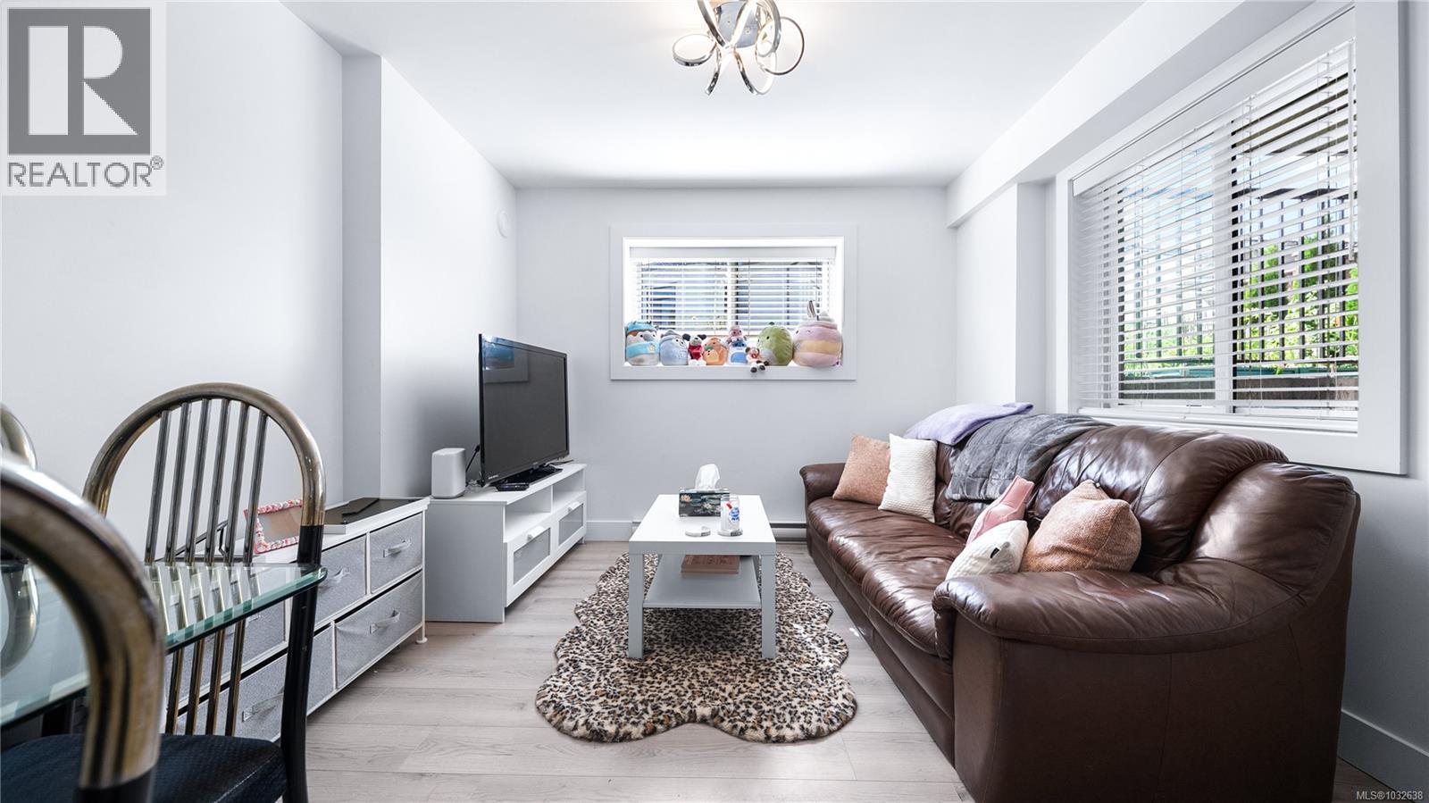  927 Beckwith Avenue, Saanich