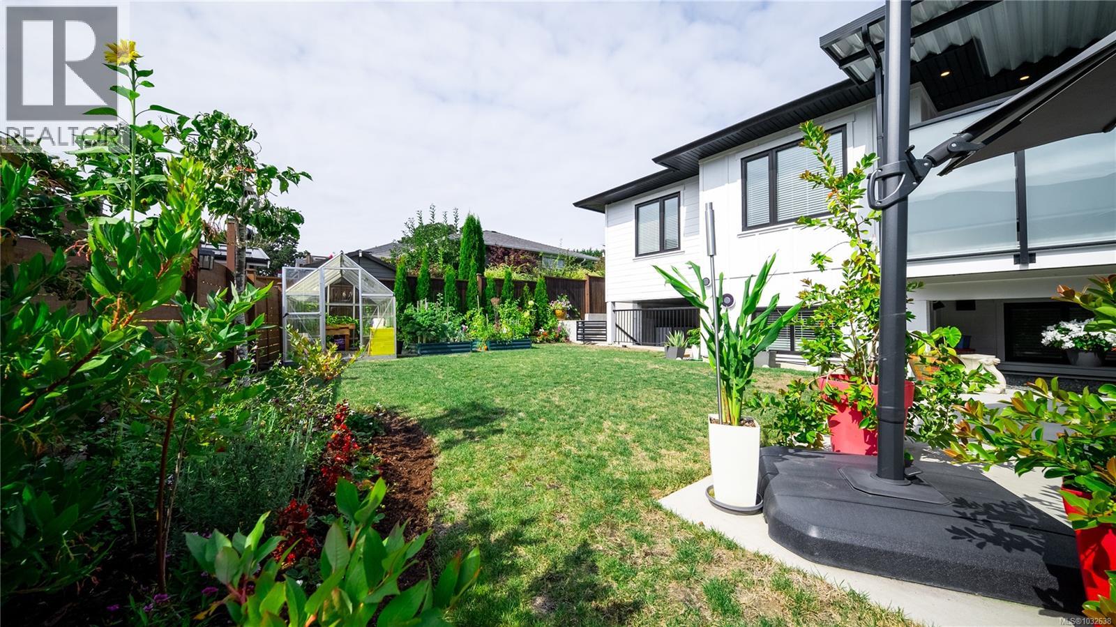  927 Beckwith Avenue, Saanich