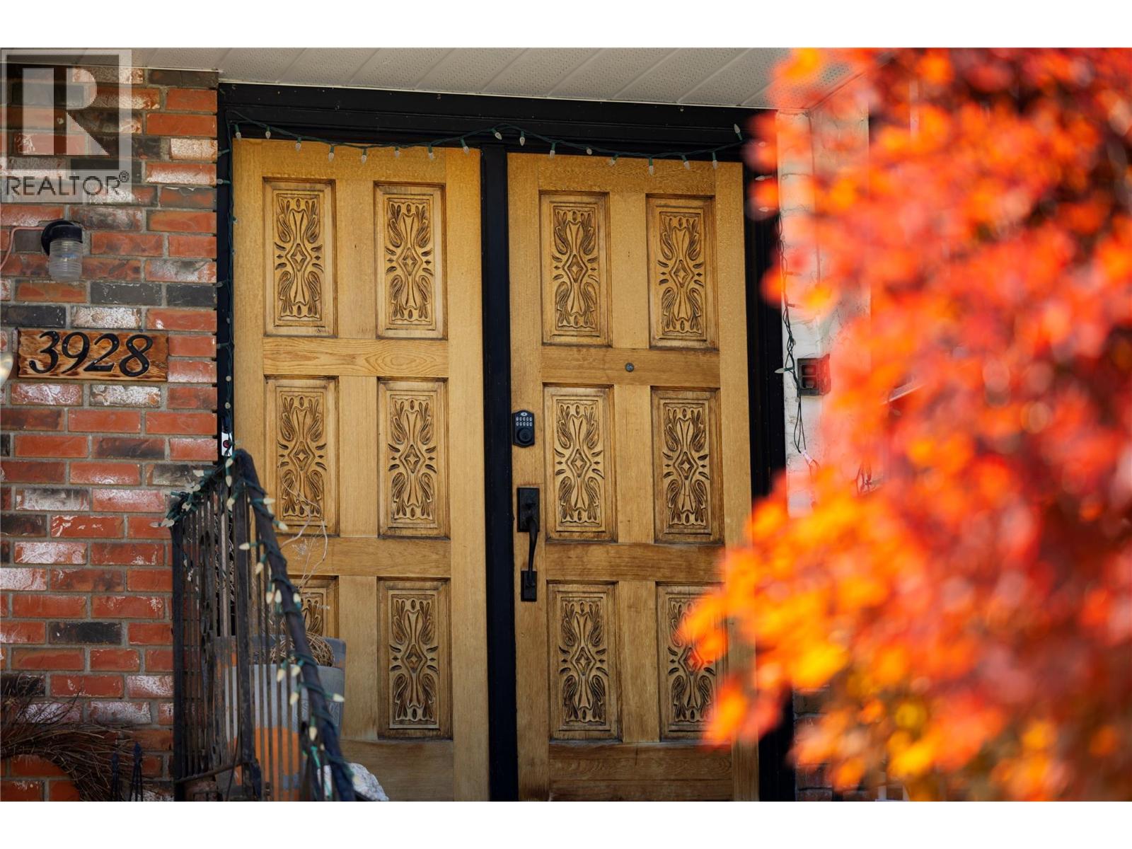 3928 15 Crescent, Vernon