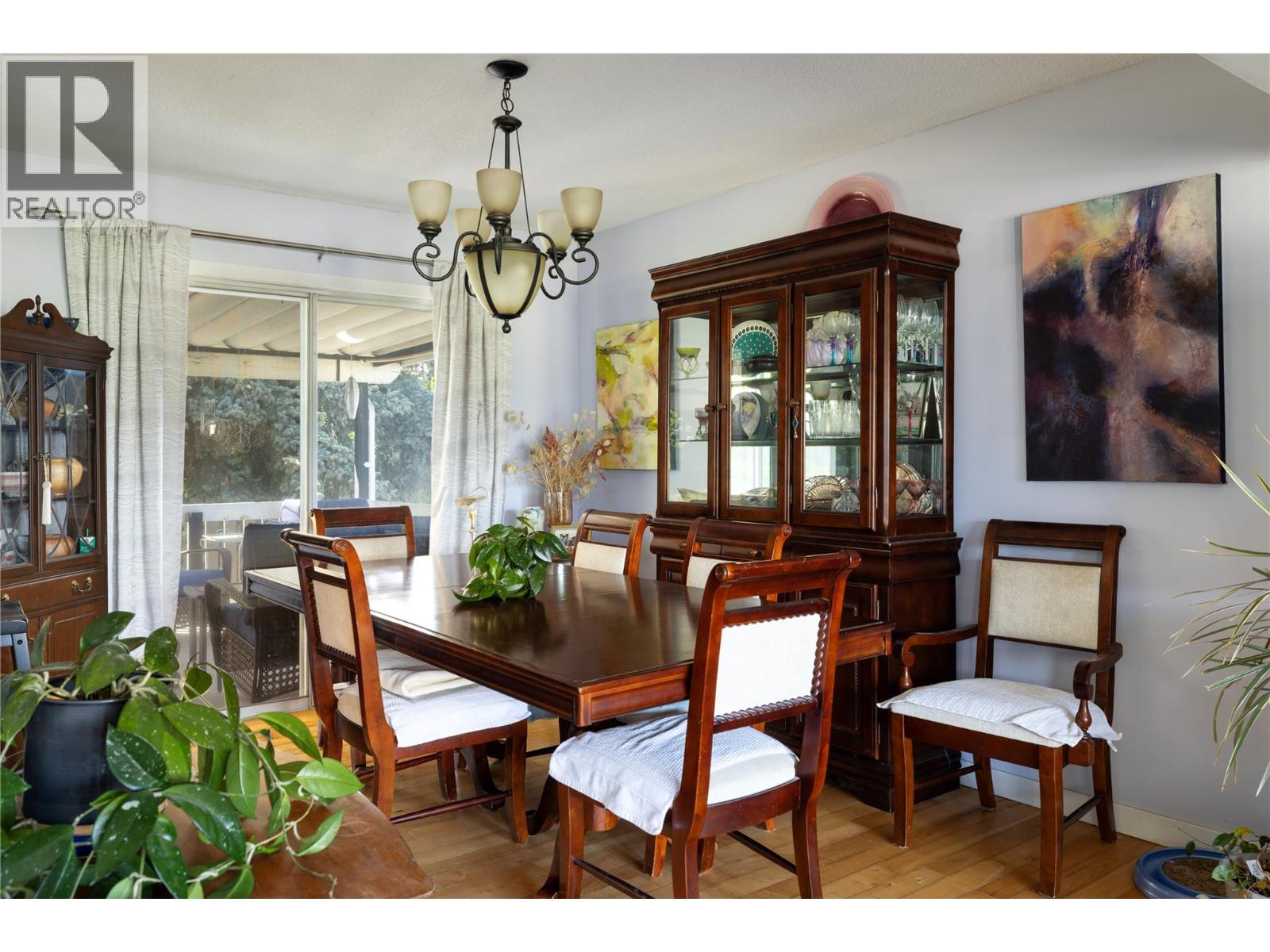 3928 15 Crescent, Vernon