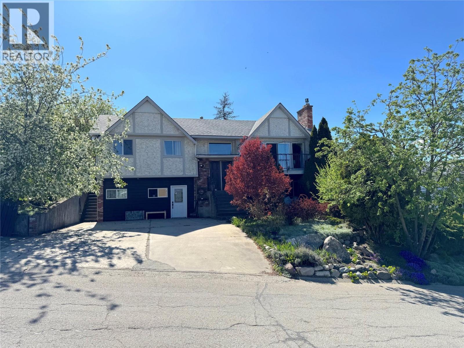 3928 15 Crescent, Vernon