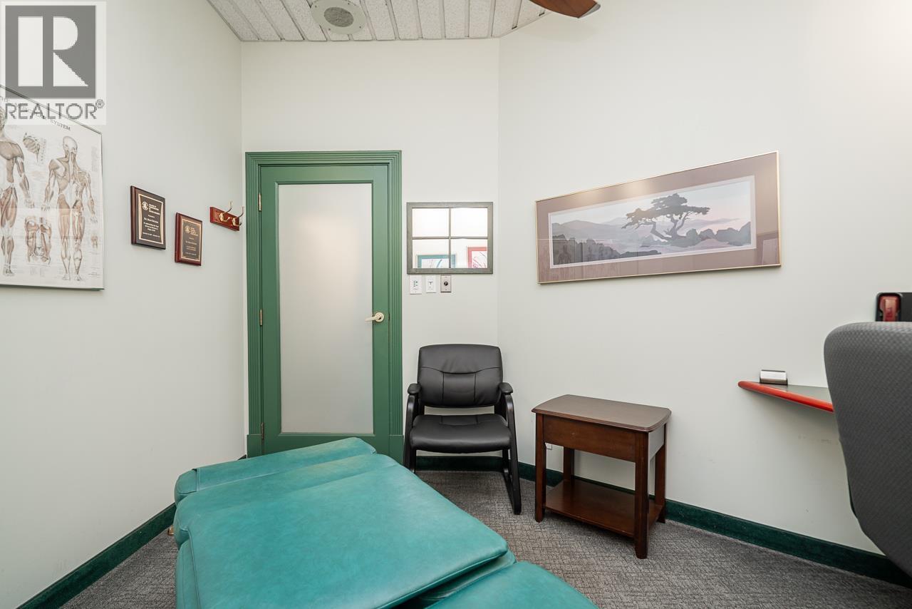 4828 FRASER STREET — photo 14