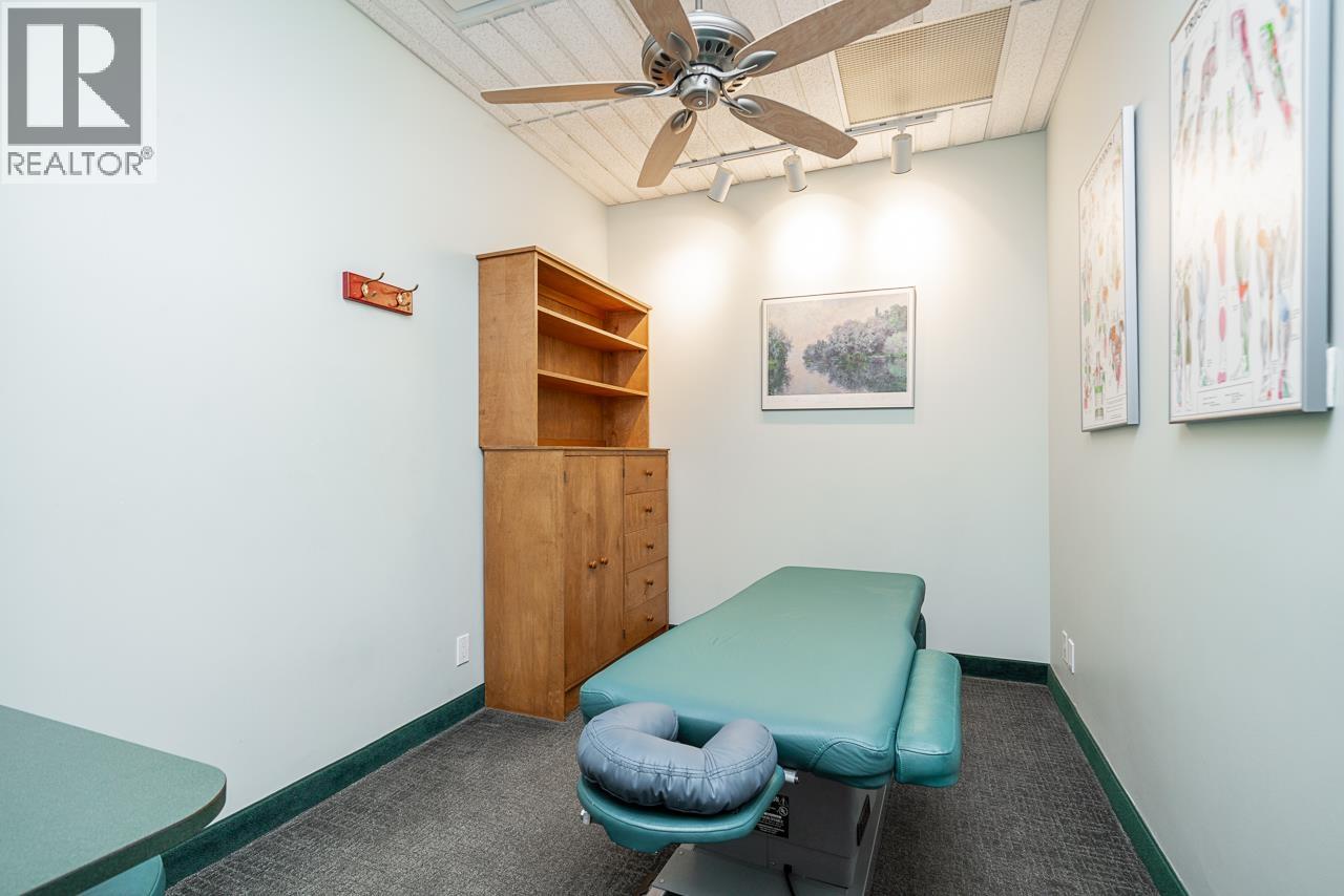4828 FRASER STREET — photo 15