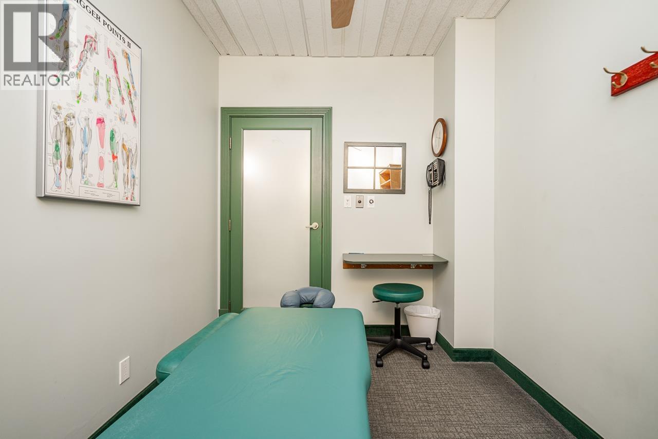 4828 FRASER STREET — photo 16