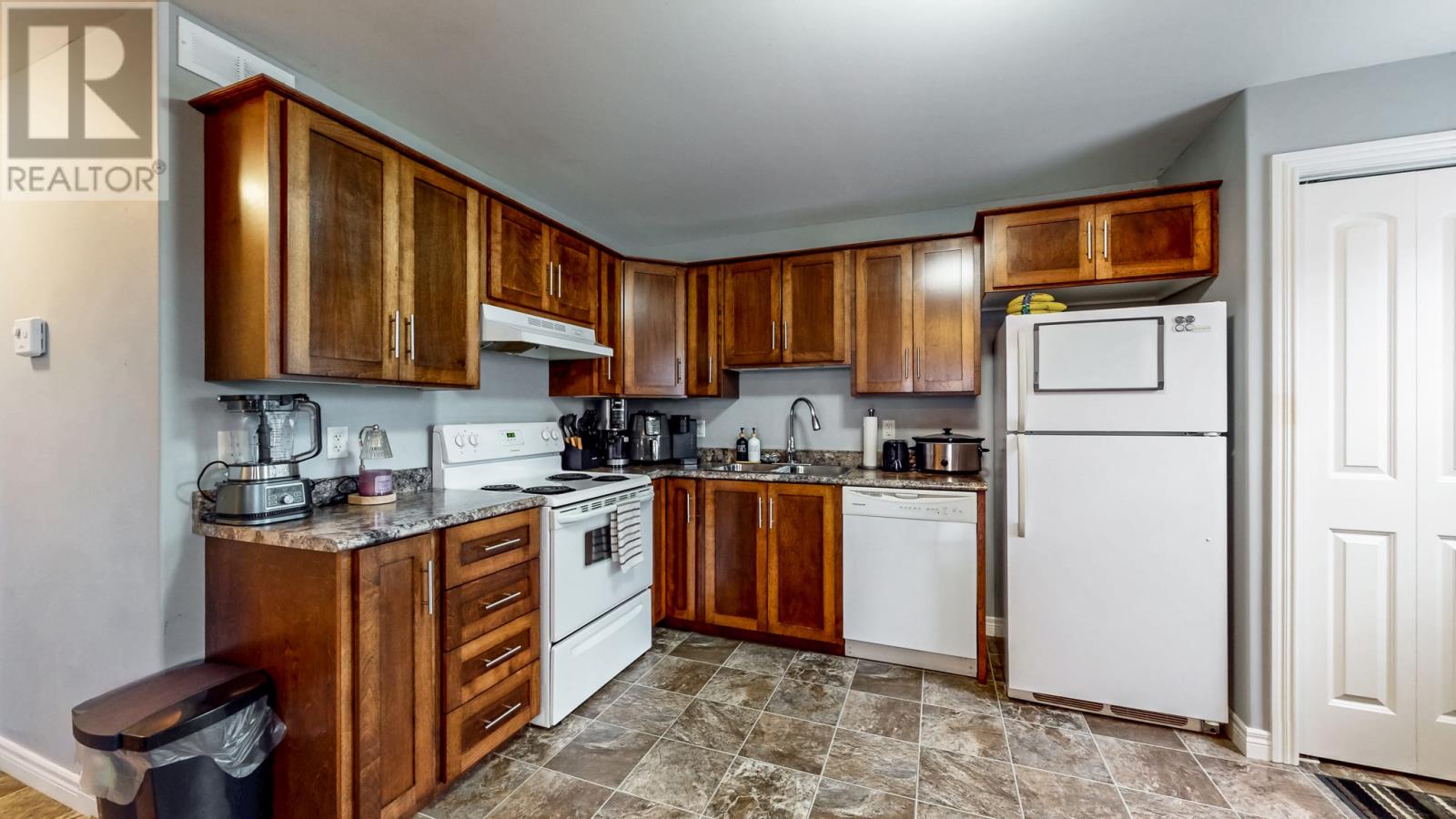 186 ANCHORAGE ROAD - 28