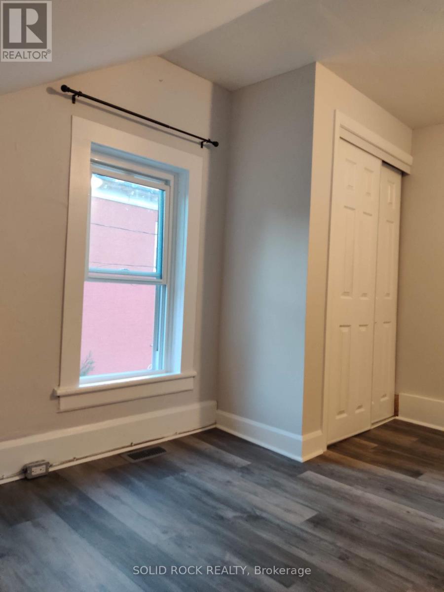 201 CLOTHIER ST STREET E - 19