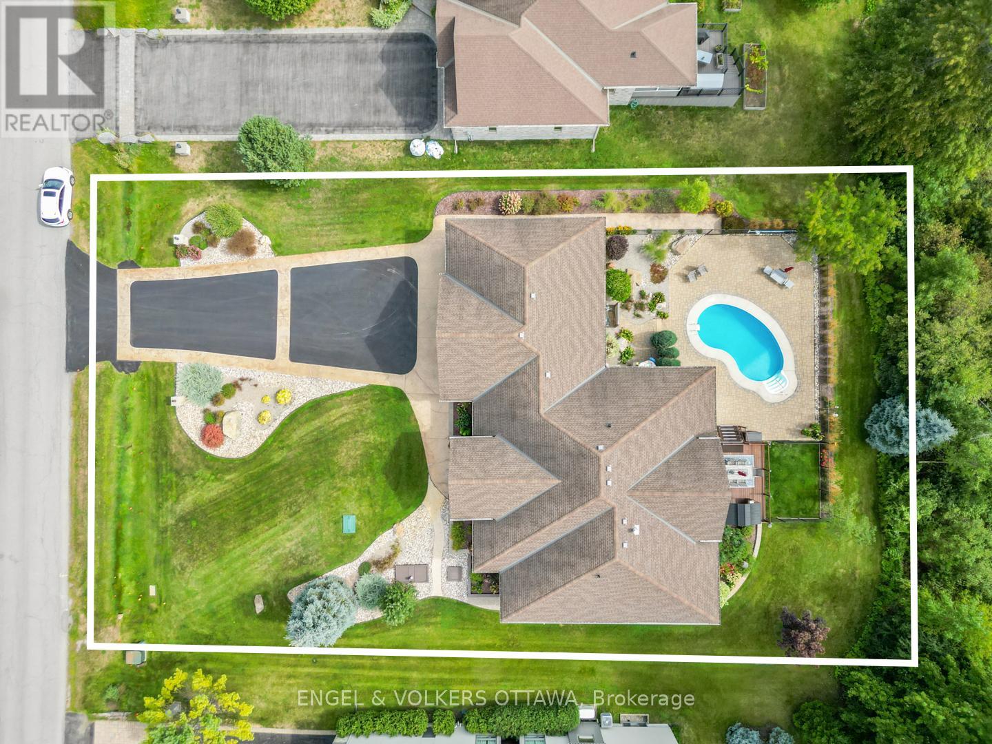 6652 PEBBLE TRAIL WAY - 44