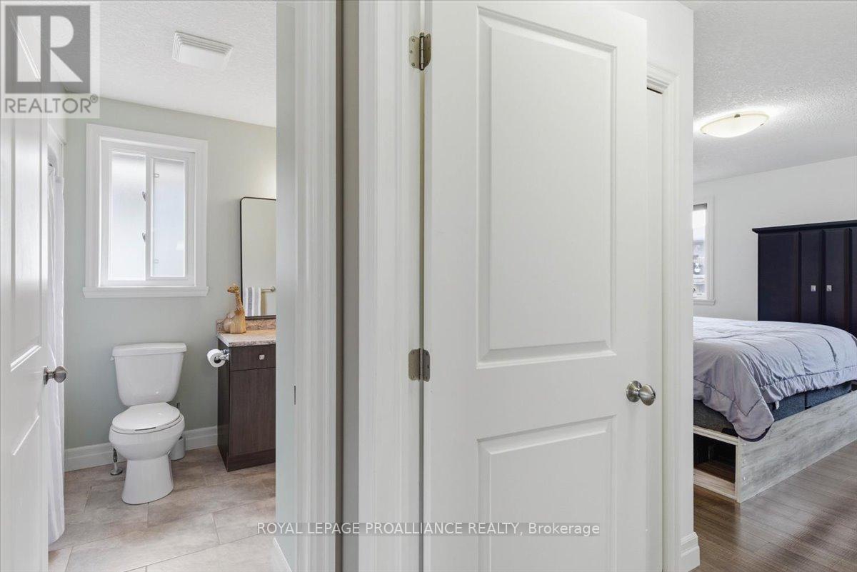 68 CORTLAND CRESCENT - 20
