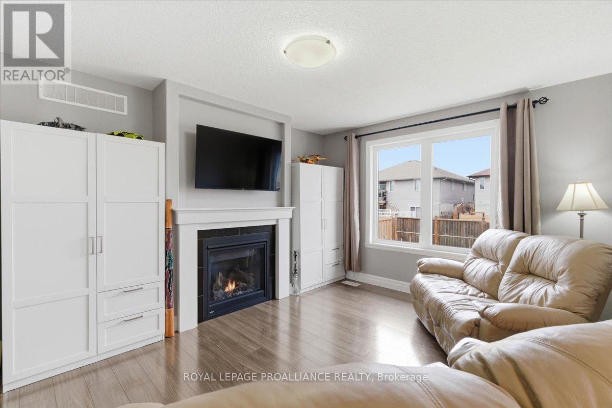 68 CORTLAND CRESCENT - 16