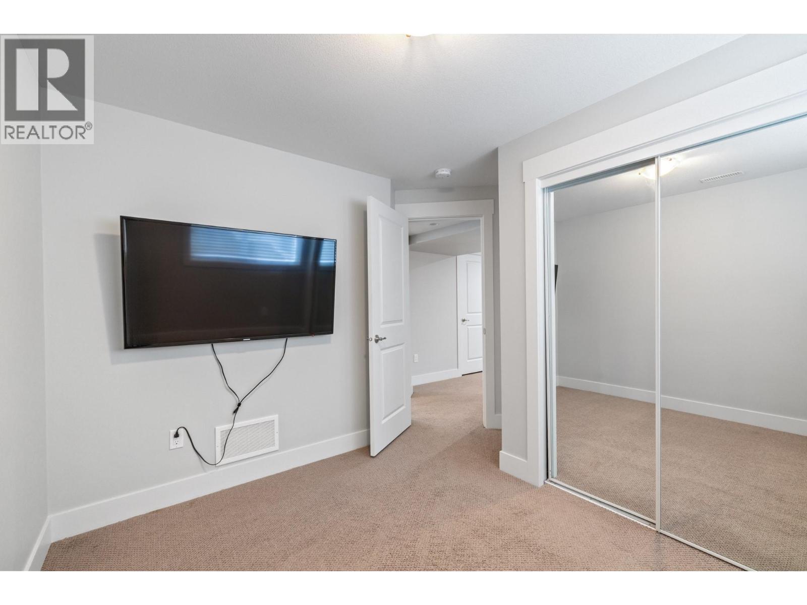  1260 Snowberry Avenue, Kelowna