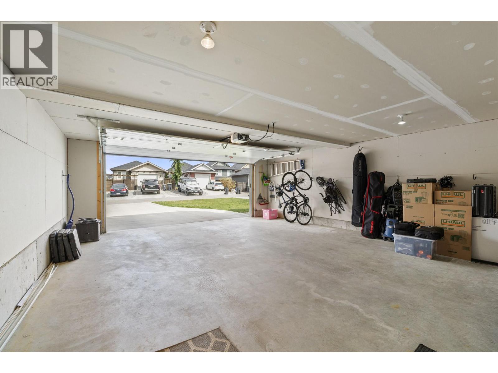  1260 Snowberry Avenue, Kelowna