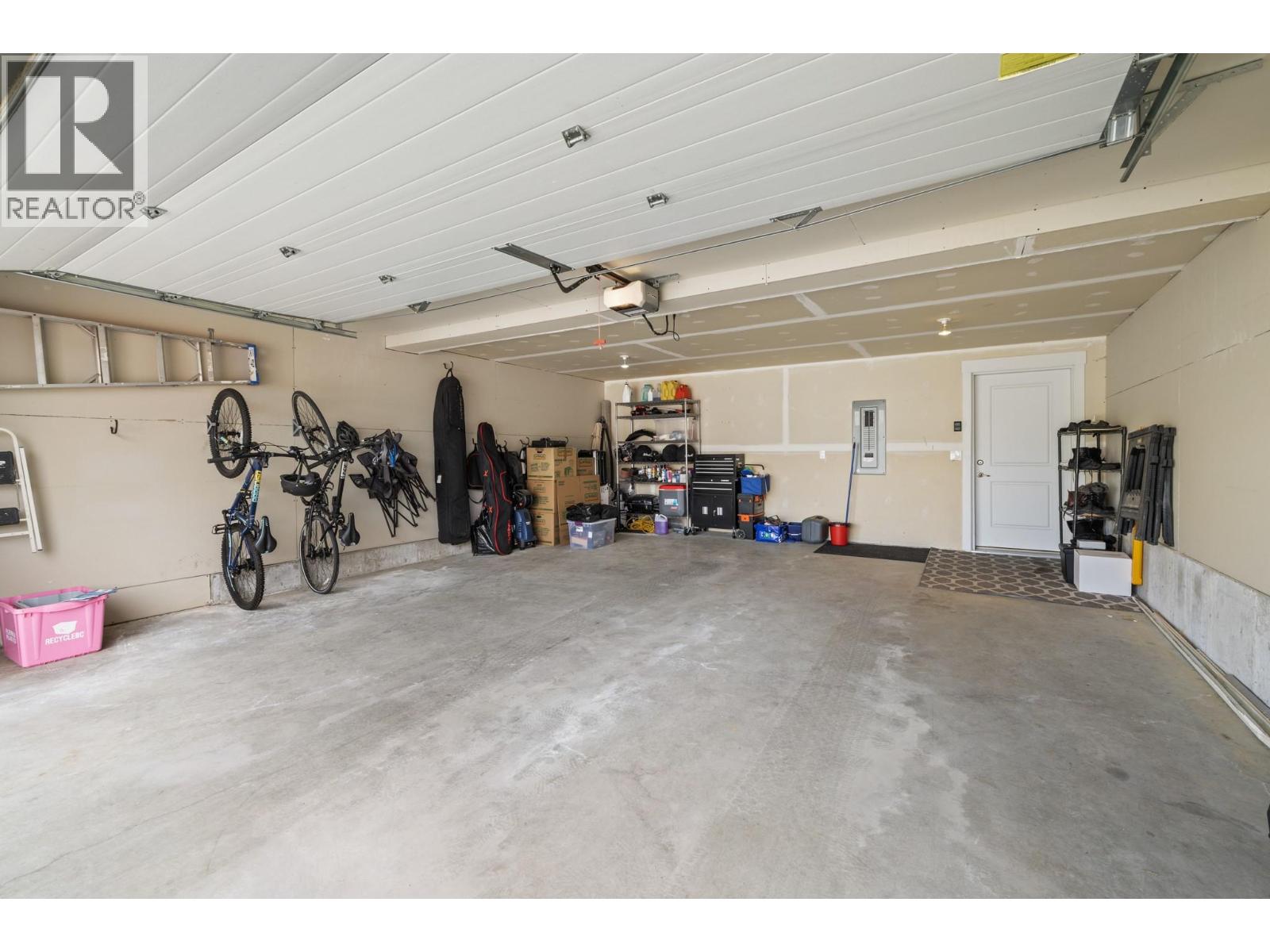  1260 Snowberry Avenue, Kelowna