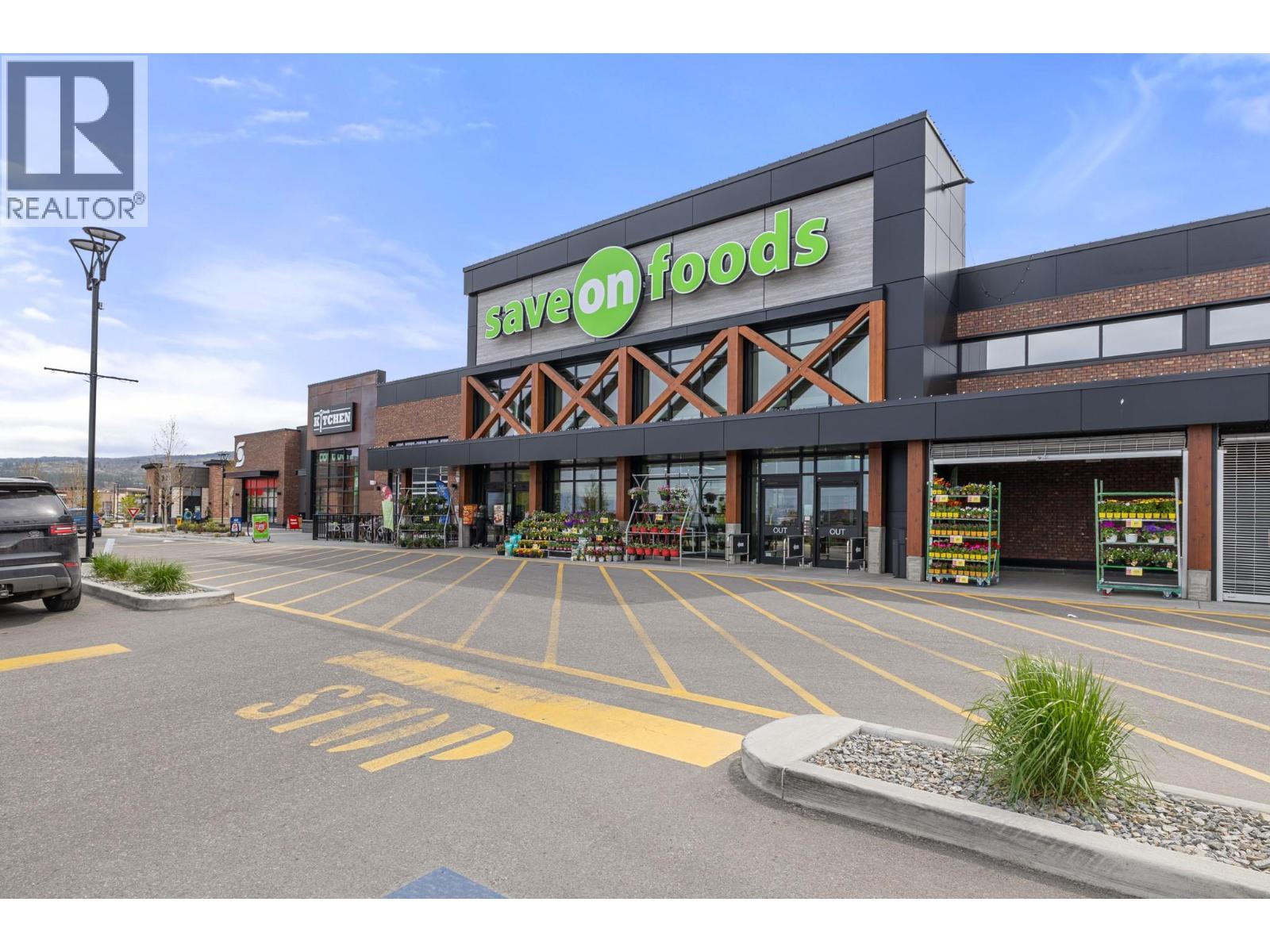  1260 Snowberry Avenue, Kelowna