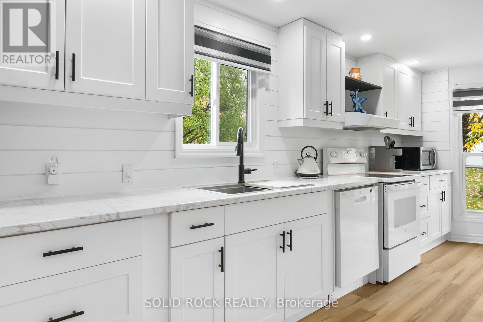 26 EVERGREEN LANE — photo 18