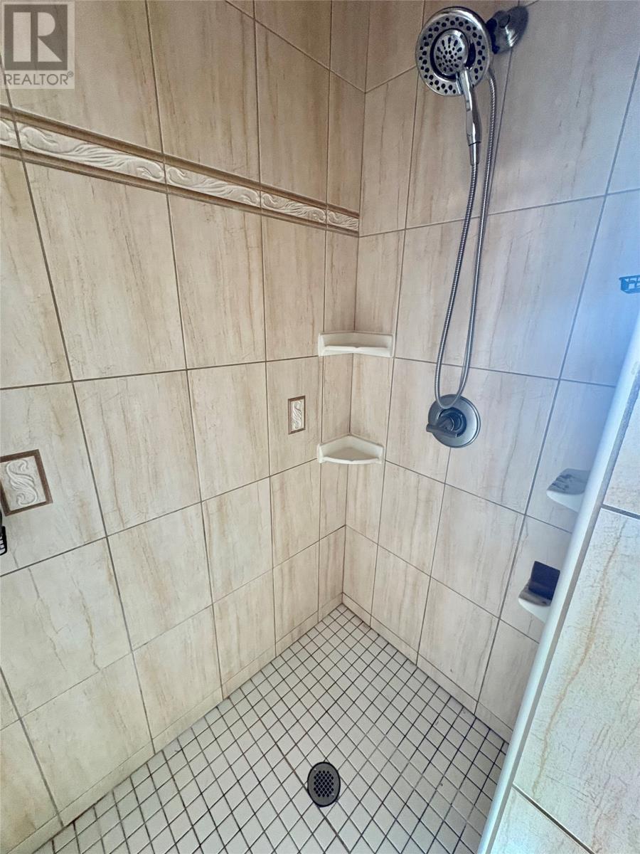 19 Gillingham Avenue - 39