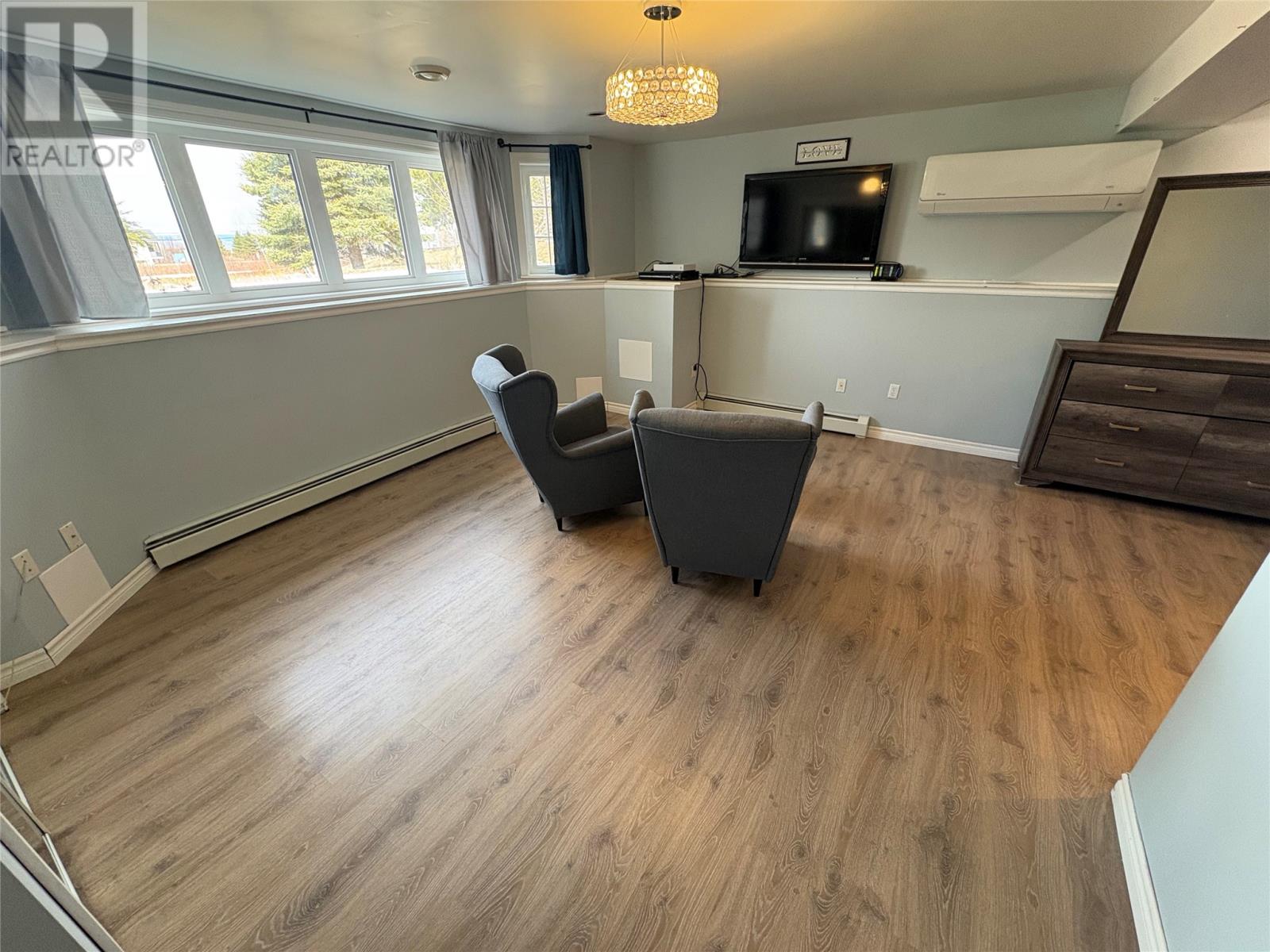 19 Gillingham Avenue - 43