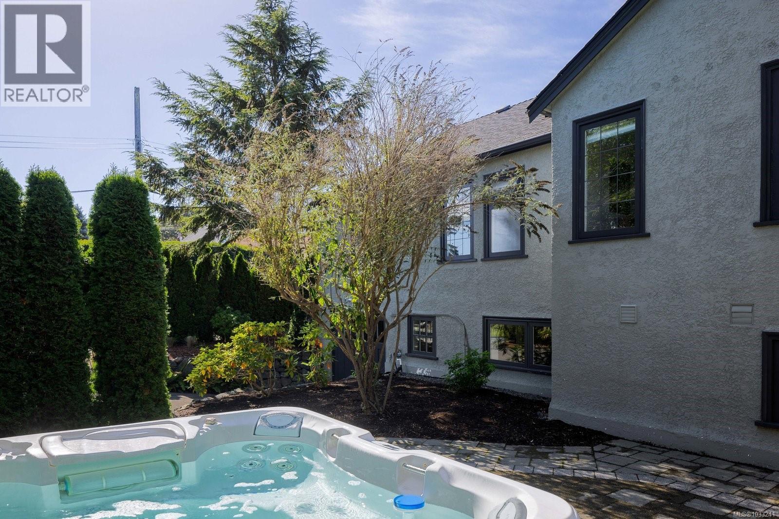 535 Falkland Rd - 29