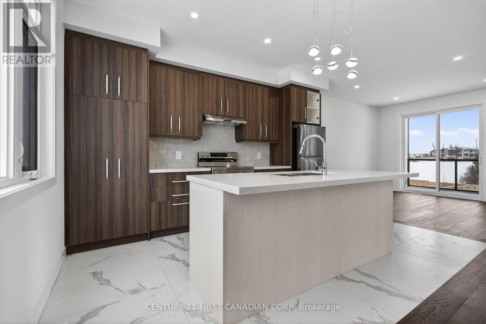 #16 349 SOUTHDALE ROAD E - 15