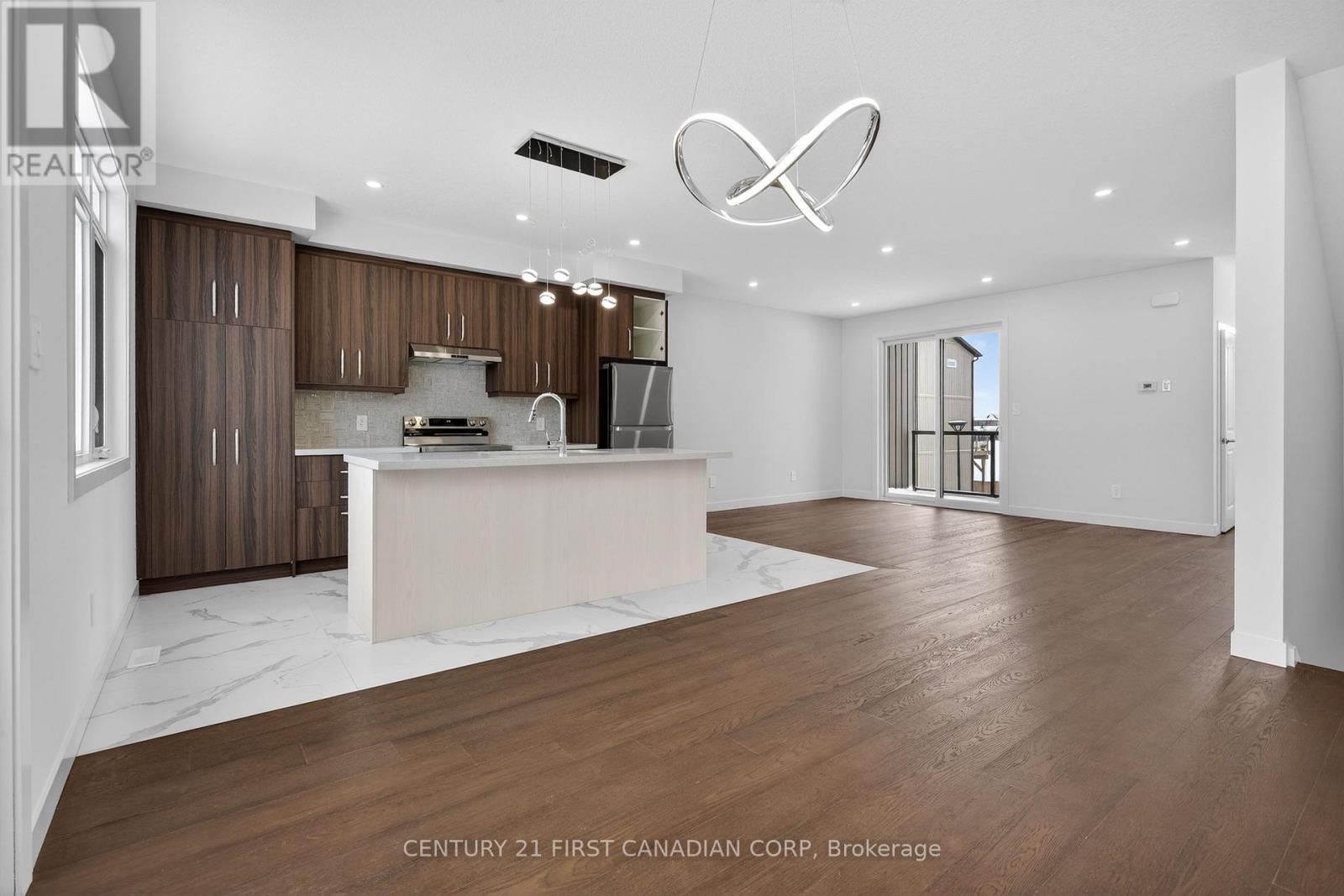 #16 349 SOUTHDALE ROAD E - 12