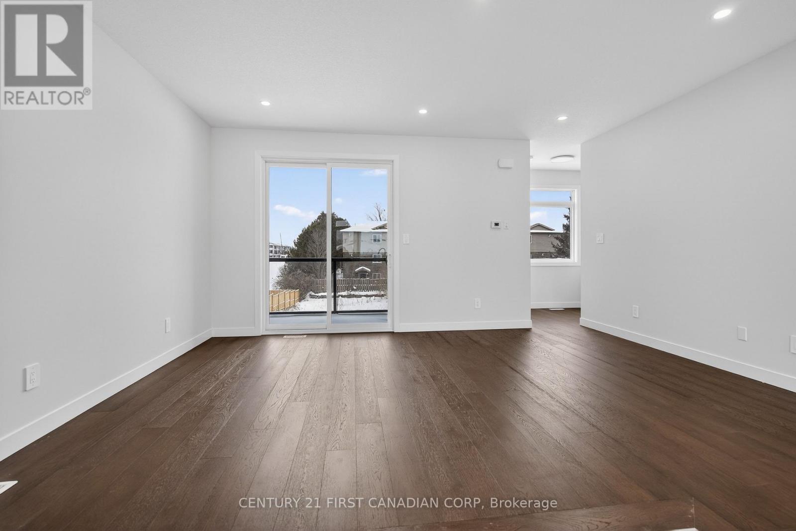 #16 349 SOUTHDALE ROAD E - 20