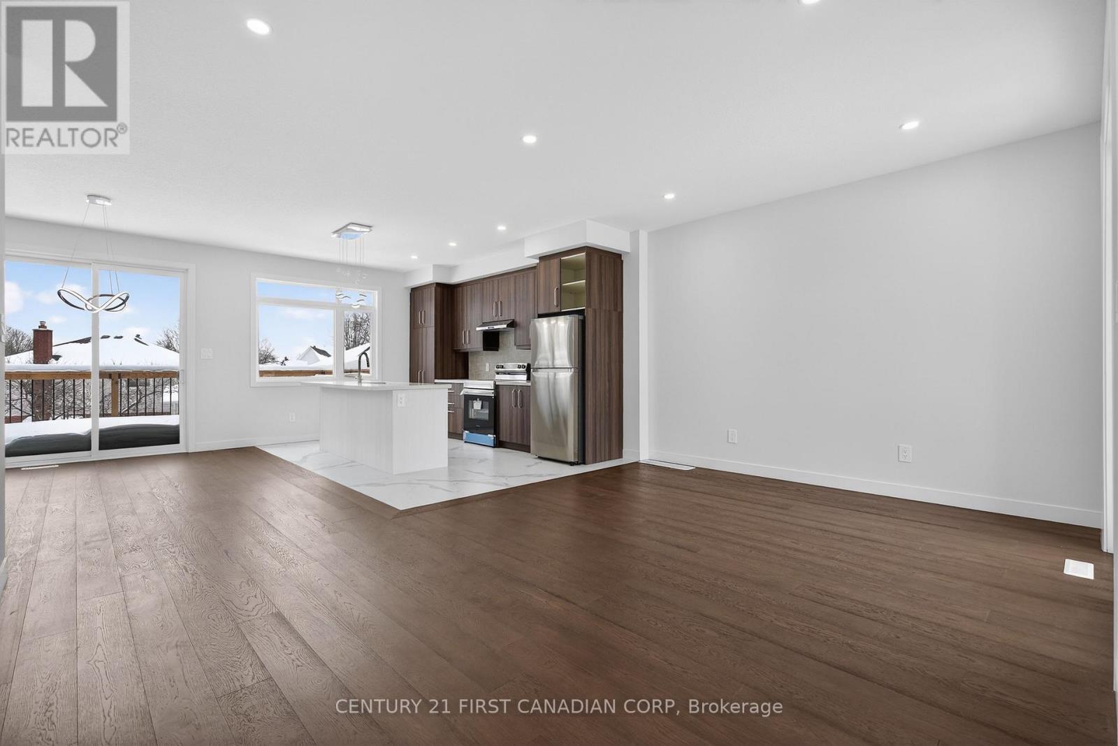 #16 349 SOUTHDALE ROAD E - 21