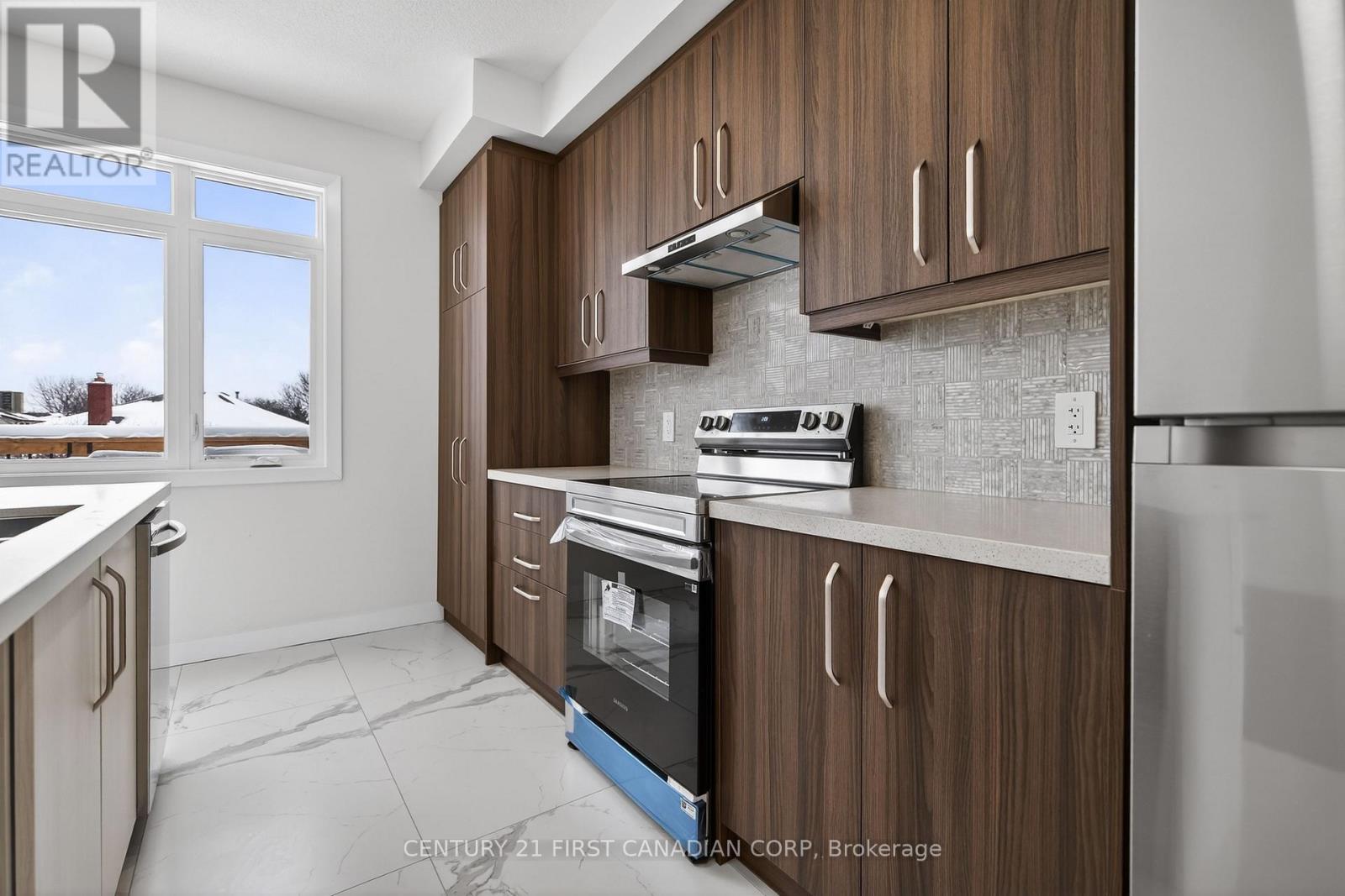 #16 349 SOUTHDALE ROAD E - 17