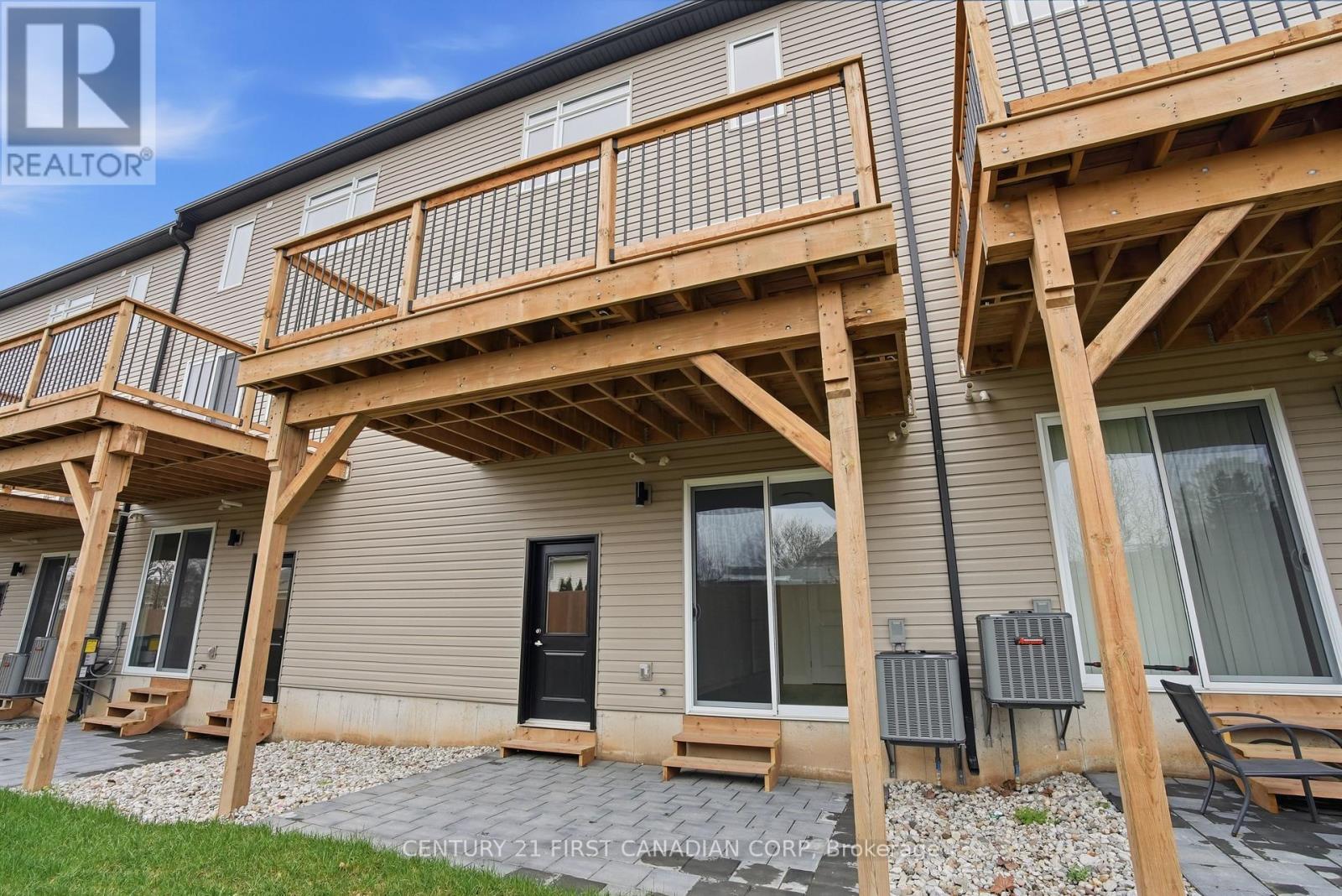 #16 349 SOUTHDALE ROAD E - 43