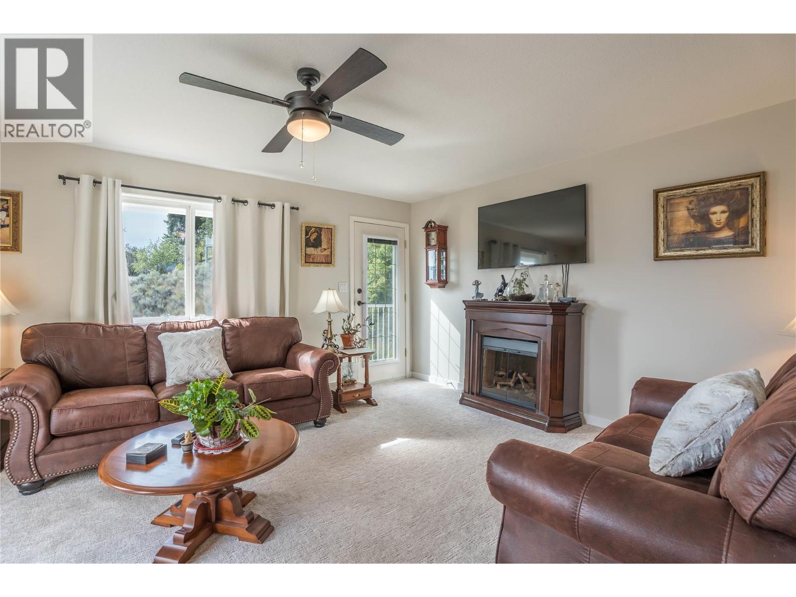 10804 GIANTS HEAD Road, Summerland