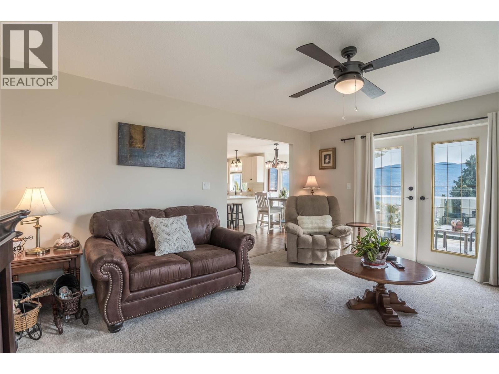 10804 GIANTS HEAD Road, Summerland